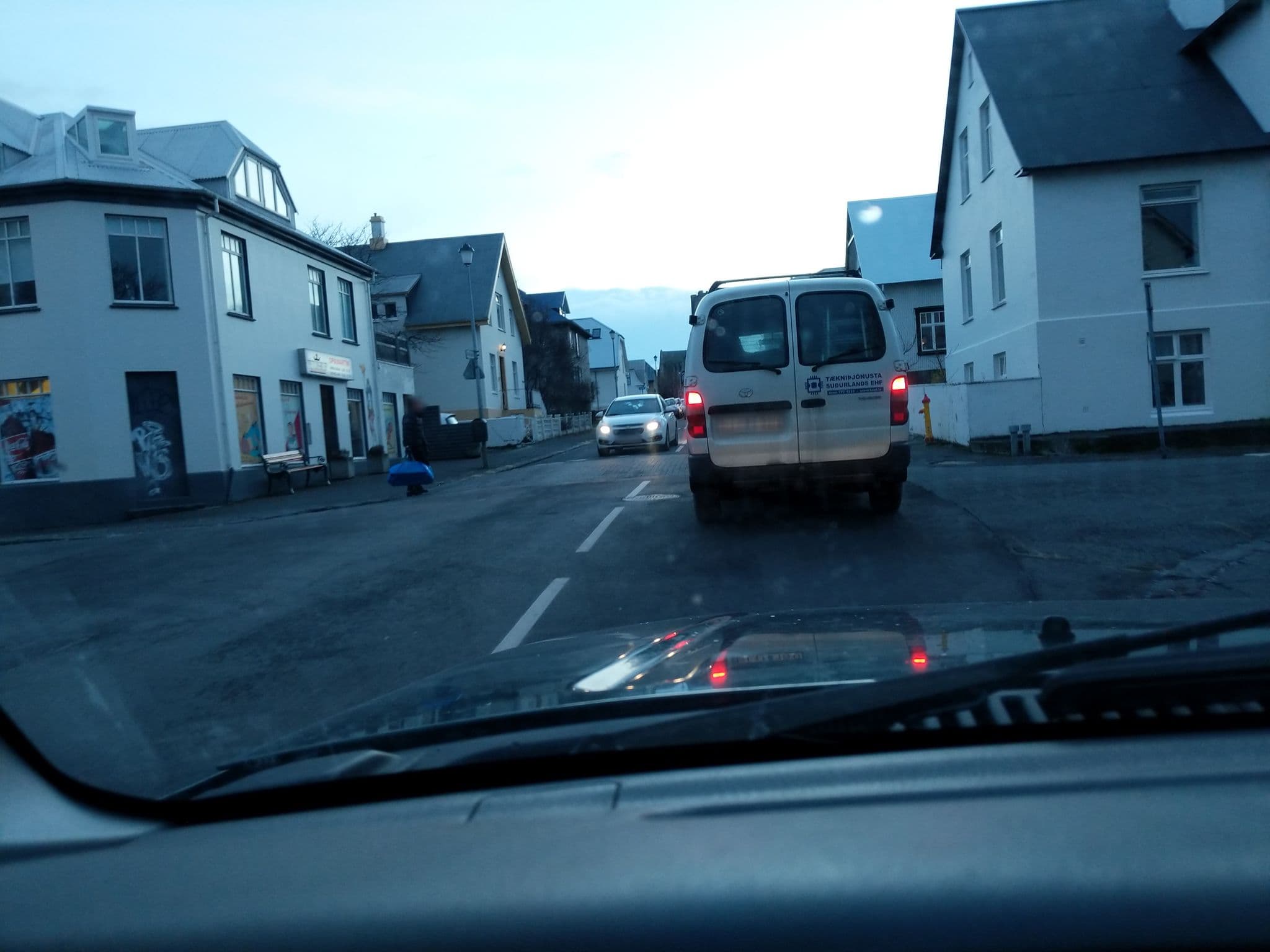 Street view near Ránargata 16, Seltjarnarnes — © kriksis (CC BY-SA · Mapillary)