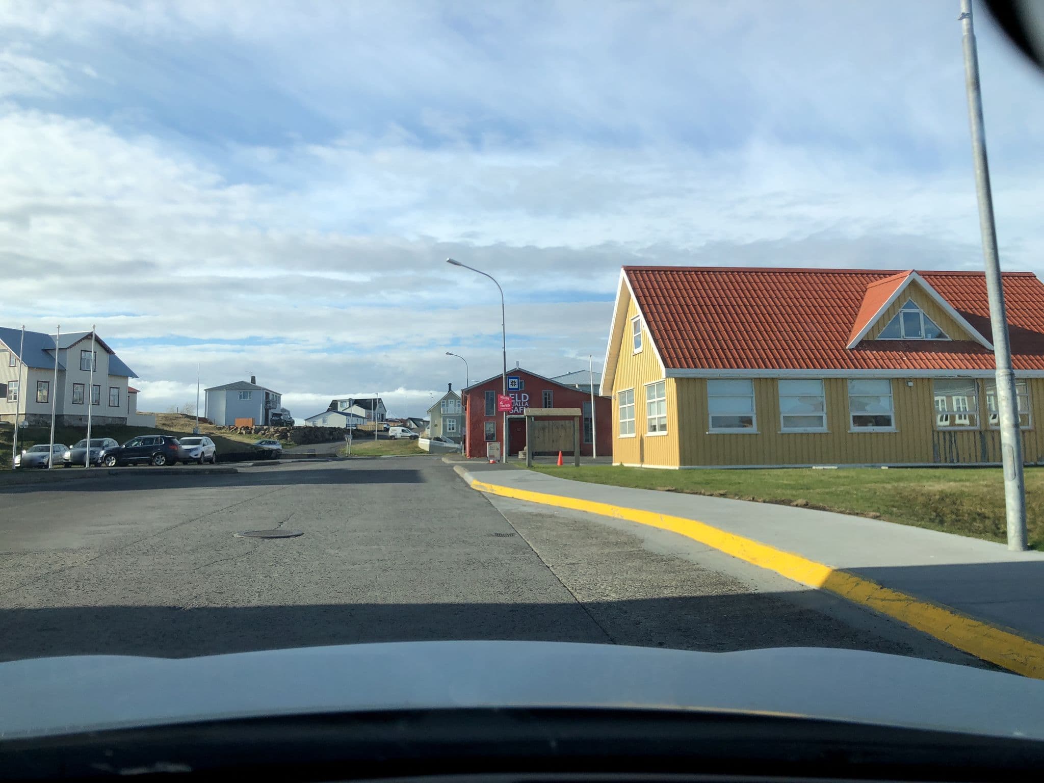 Street view near Akkeri Guesthouse, Stykkishólmur — © derzornigemarkus (CC BY-SA · Mapillary)