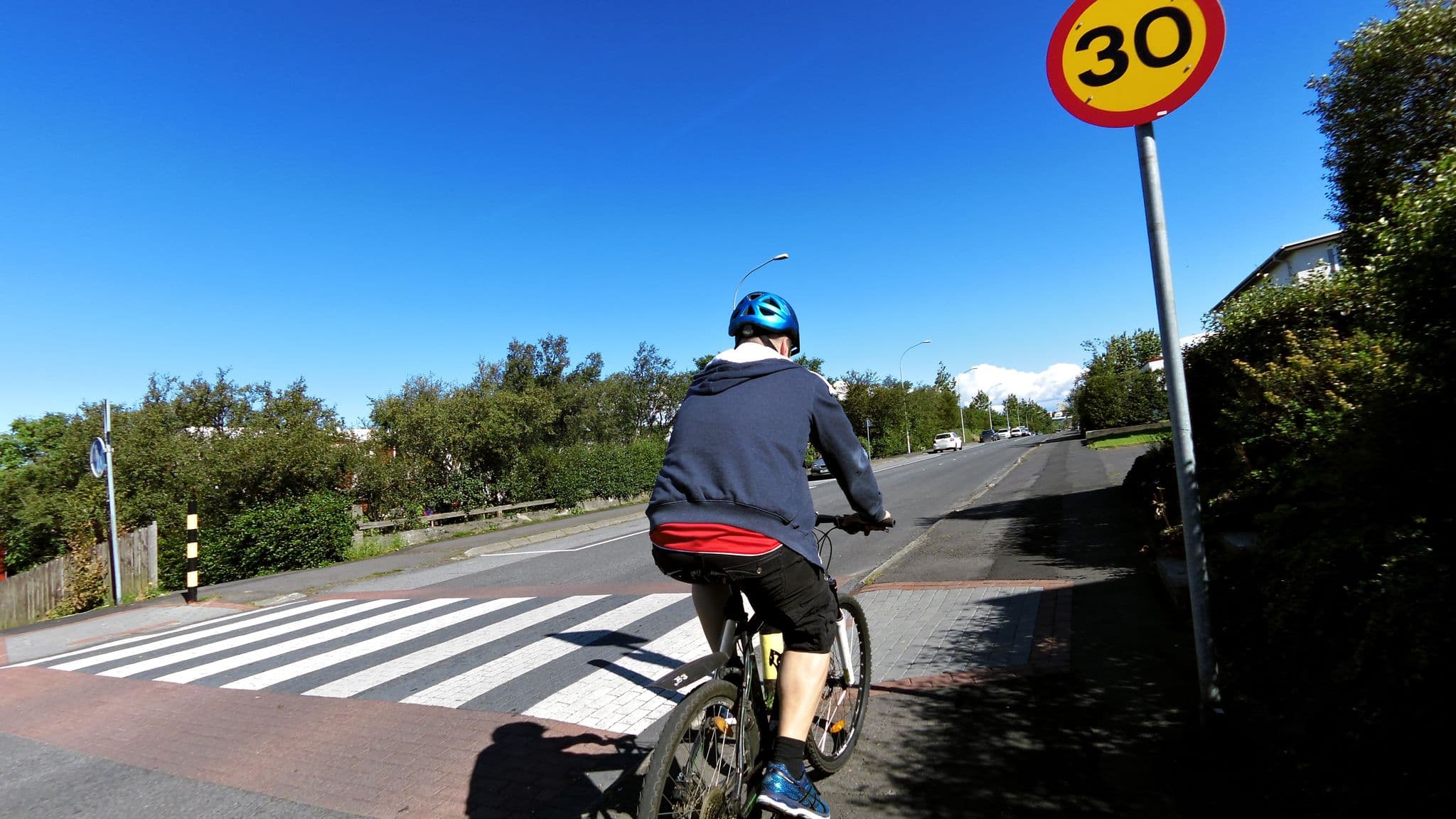 Street view near BB44 Gisting, Kópavogur — © stalfur (CC BY-SA · Mapillary)