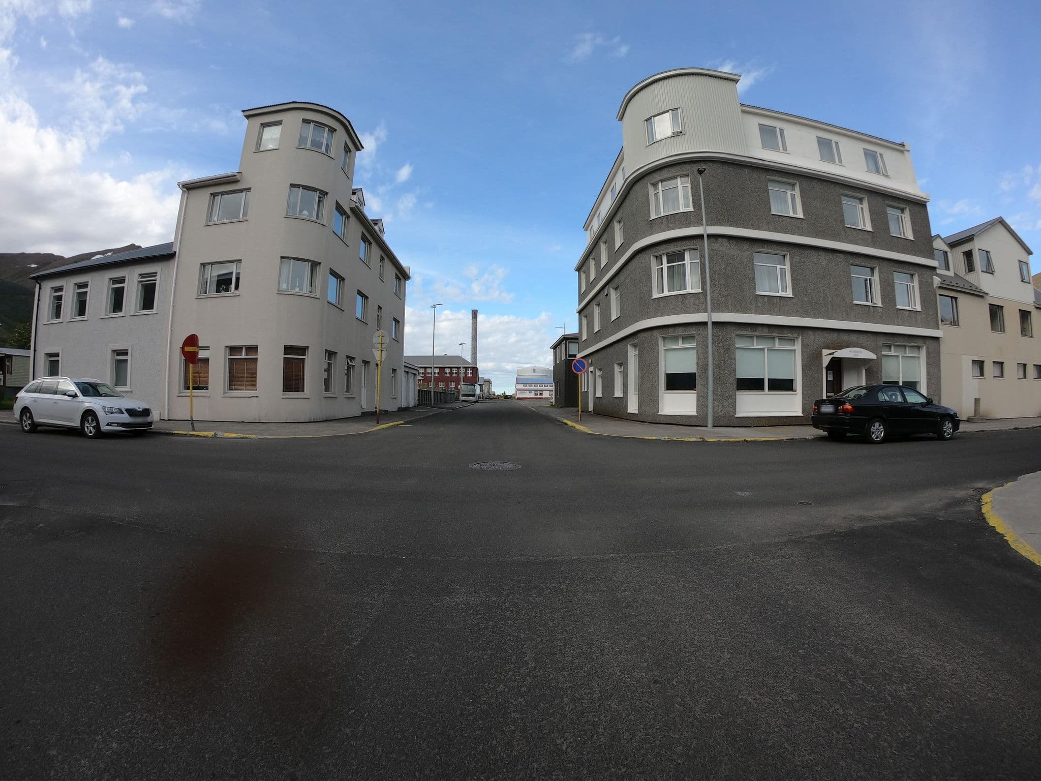 Street view near HI Iceland Siglufjörður hostel, Siglufjörður — © bartjakob1 (CC BY-SA · Mapillary)