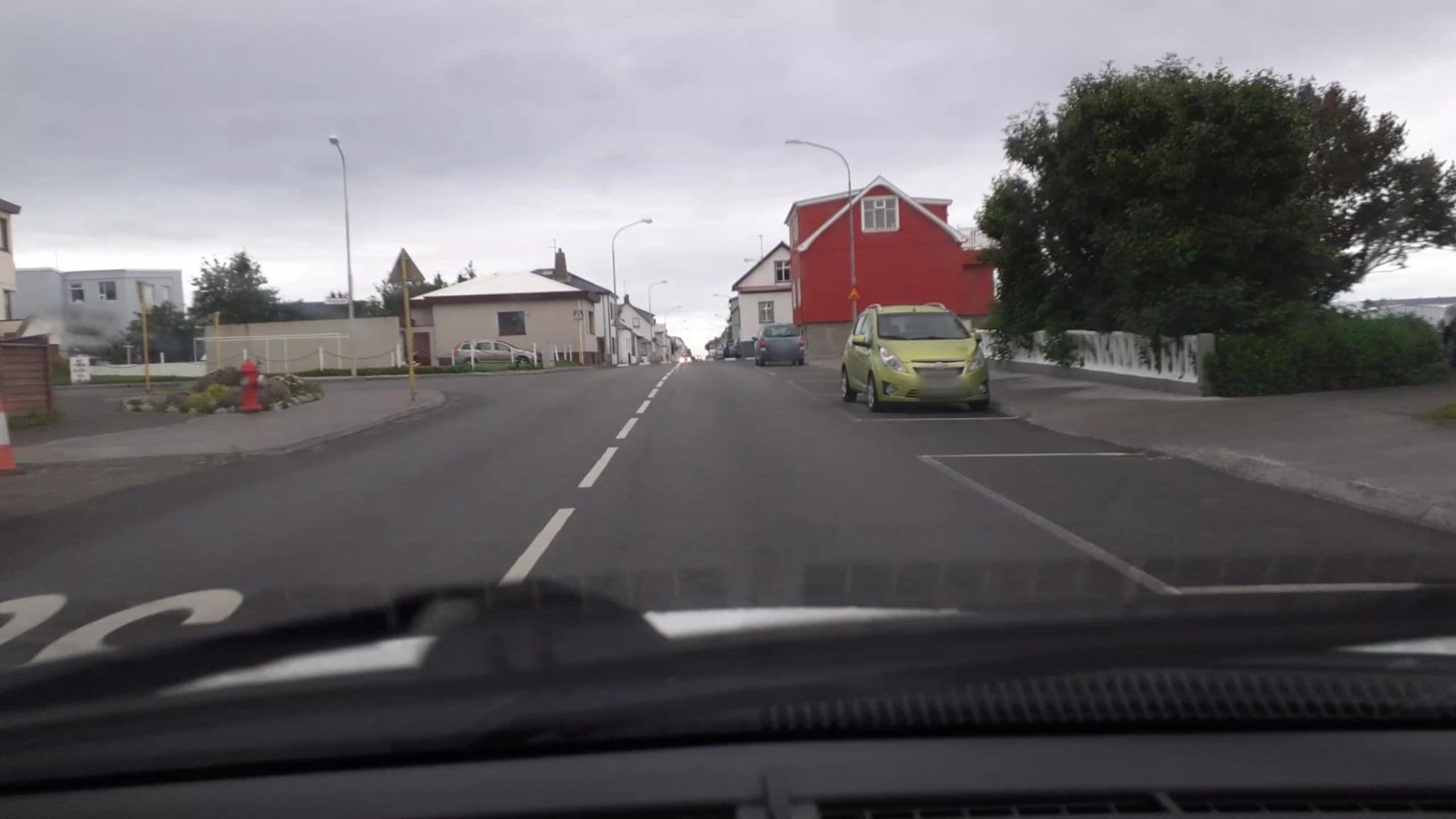 Street view near Kirkjuhvoll Guesthouse, Akranes — © kjarrval (CC BY-SA · Mapillary)