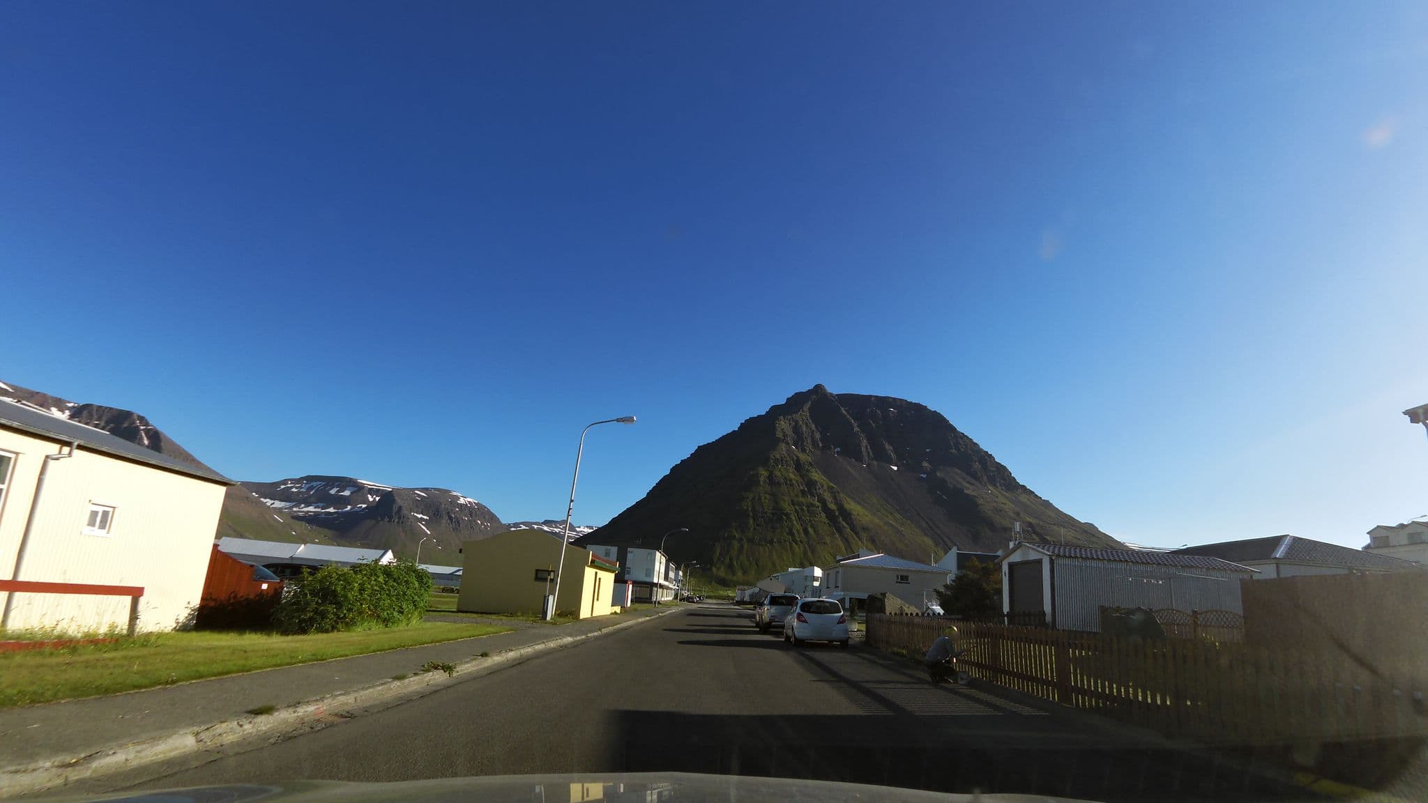 Street view near Systrakot, Ísafjörður — © stalfur (CC BY-SA · Mapillary)