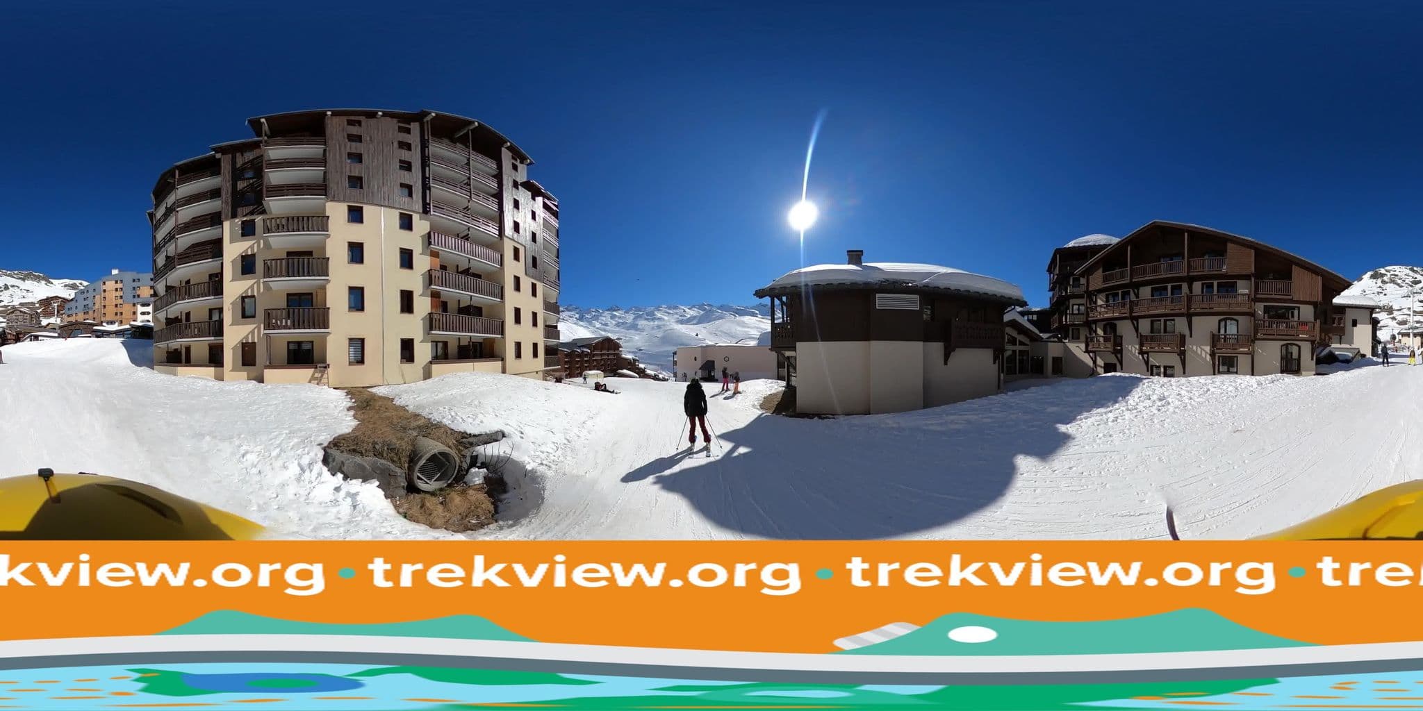 Street view near L'Oxalys, Val Thorens