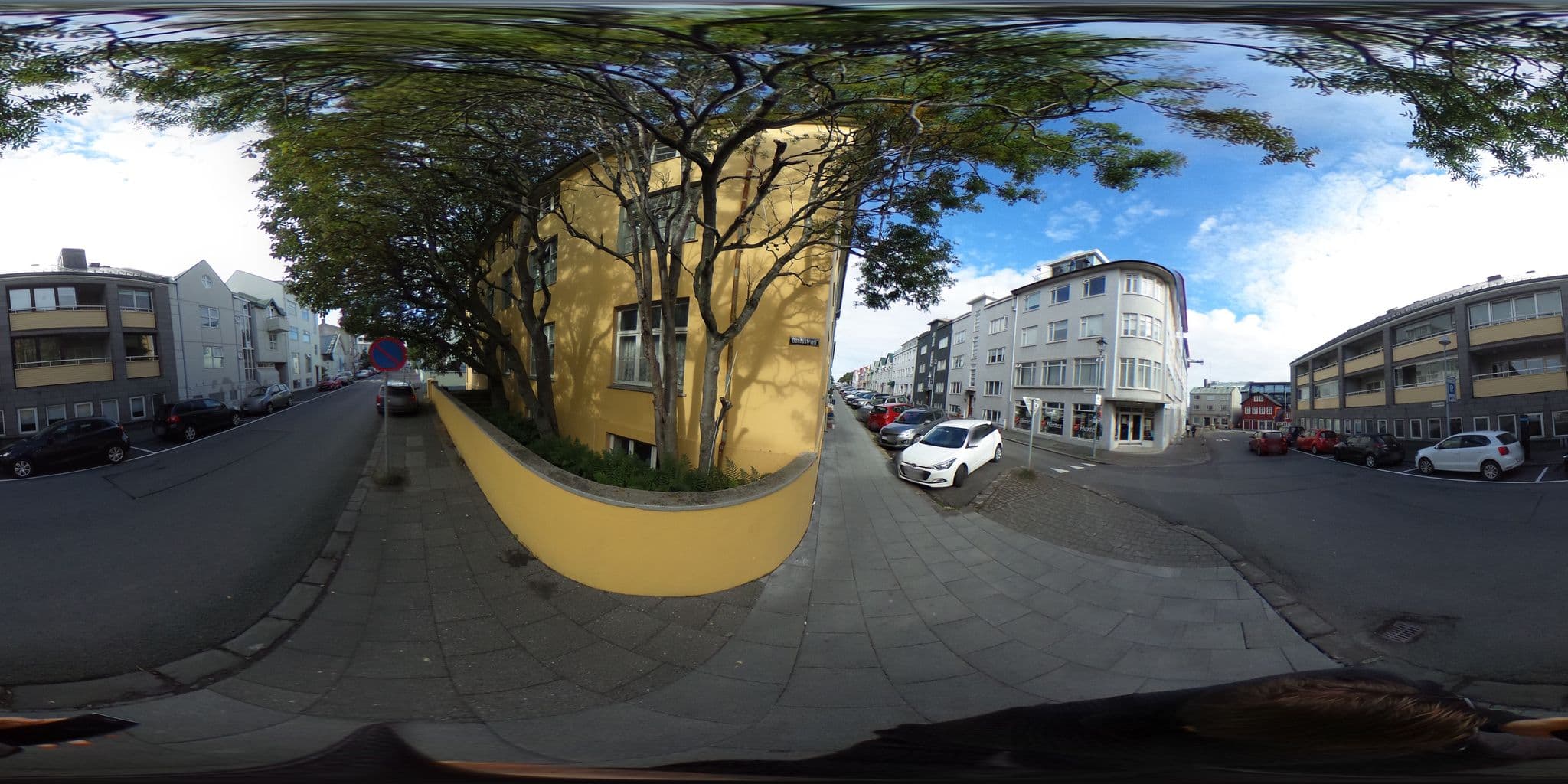 Street view near House of Spirits, Seltjarnarnes — © ainali (CC BY-SA · Mapillary)