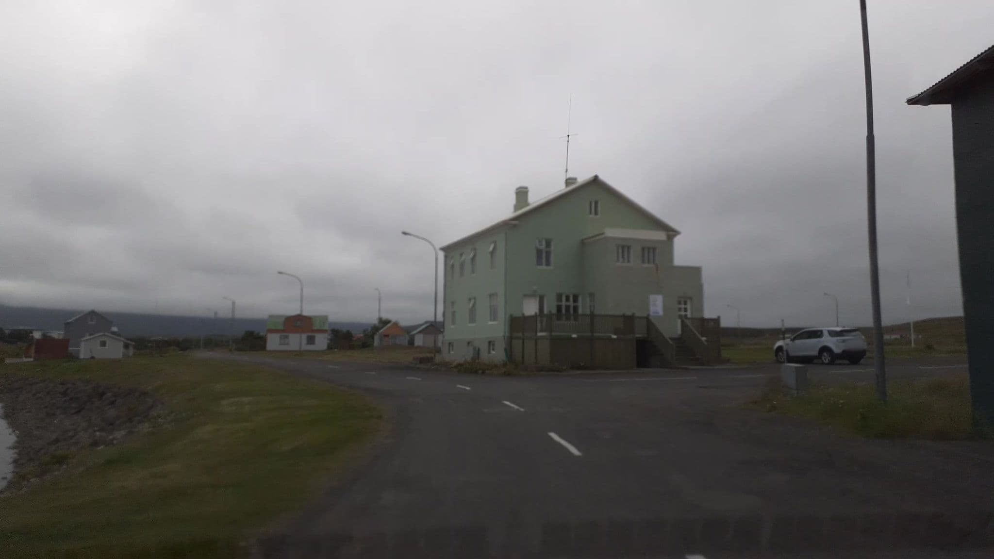 Street view near Kiljan Guesthouse, Sauðárkrókur — © kjarrval (CC BY-SA · Mapillary)