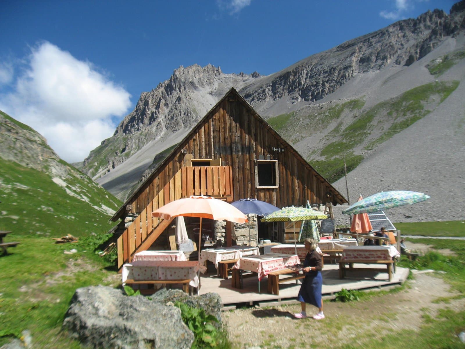 Refuge du Saut (via Wikimedia Commons, CC BY-SA 2.0 fr)