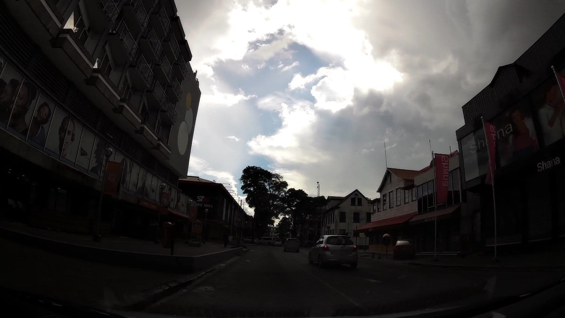 Street view near Krasnapolsky Hotel Paramaribo, Rainville — © kaartcam (CC BY-SA · Mapillary)