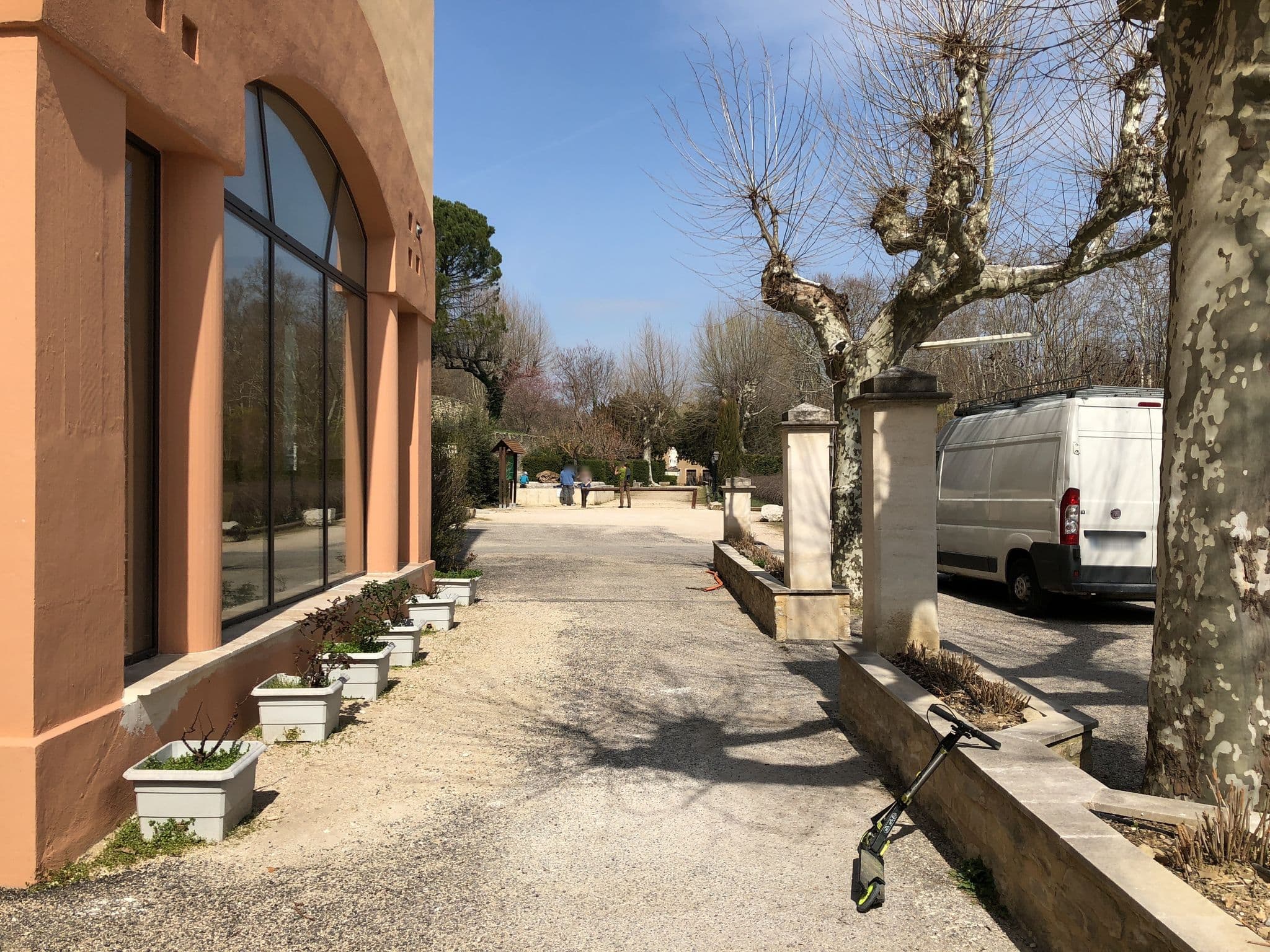 Street view near Hôtellerie Notre-Dame de Lumières, Goult — © multimaze (CC BY-SA · Mapillary)