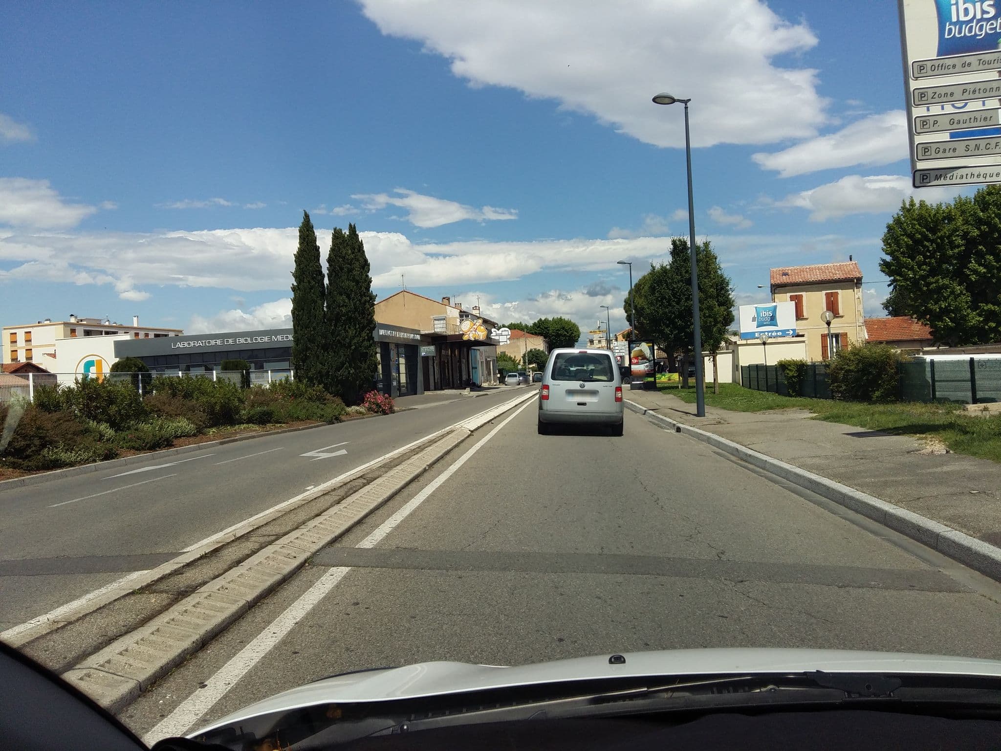 Street view near Ibis Budget, Cavaillon — © zimmy (CC BY-SA · Mapillary)