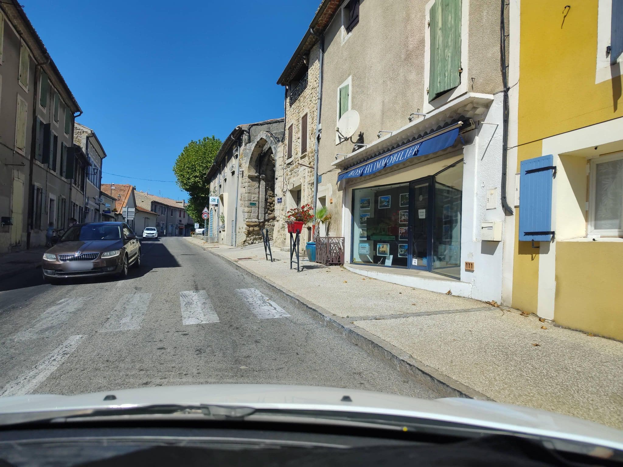 Street view near Hôtel du Midi, Visan — © zimmy (CC BY-SA · Mapillary)