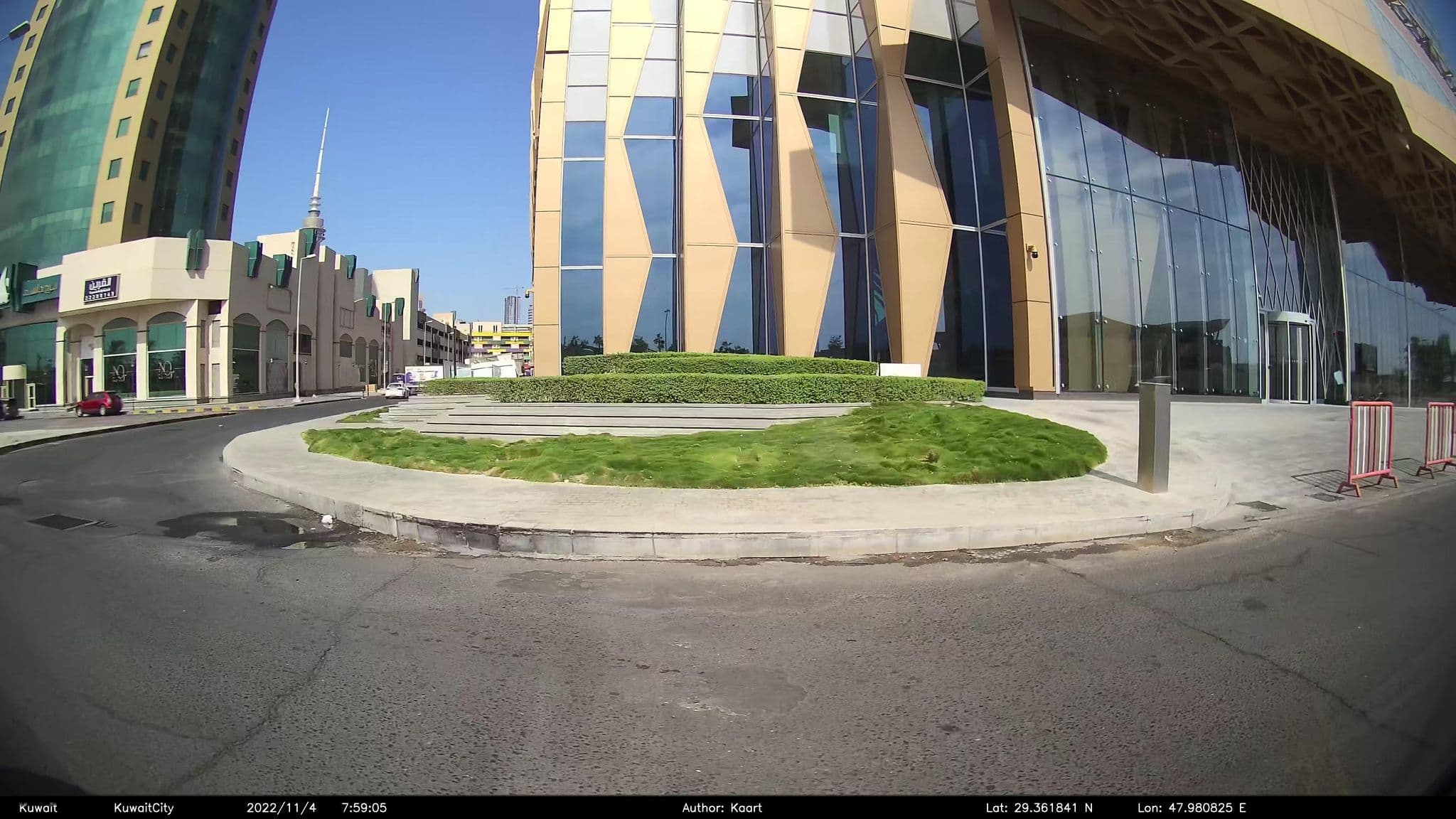 Street view near Al Bandar Swimming Pool, Al Murqāb — © kaart_2 (CC BY-SA · Mapillary)