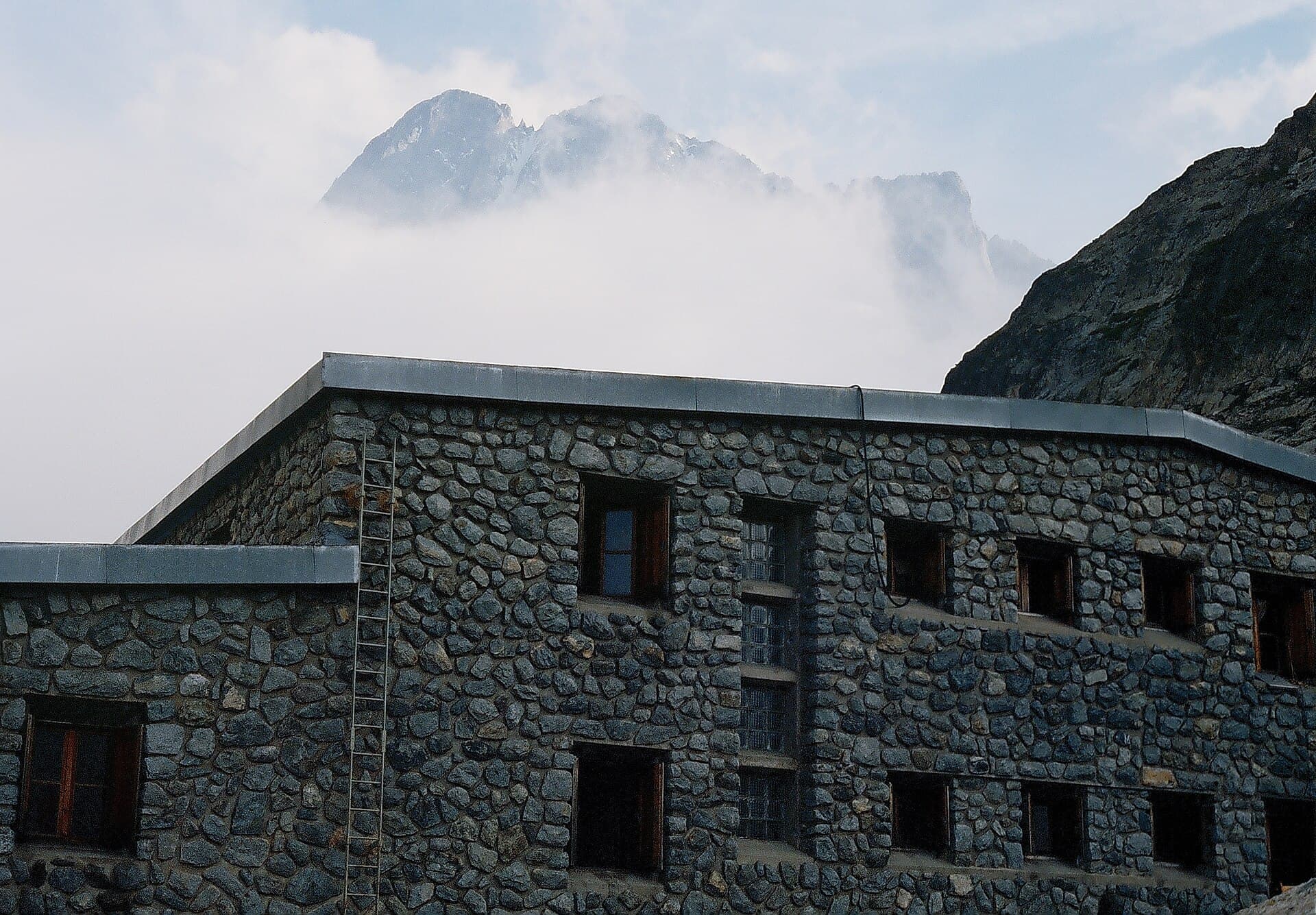 Refuge de la Pilatte (via Wikimedia Commons, CC BY-SA 4.0)