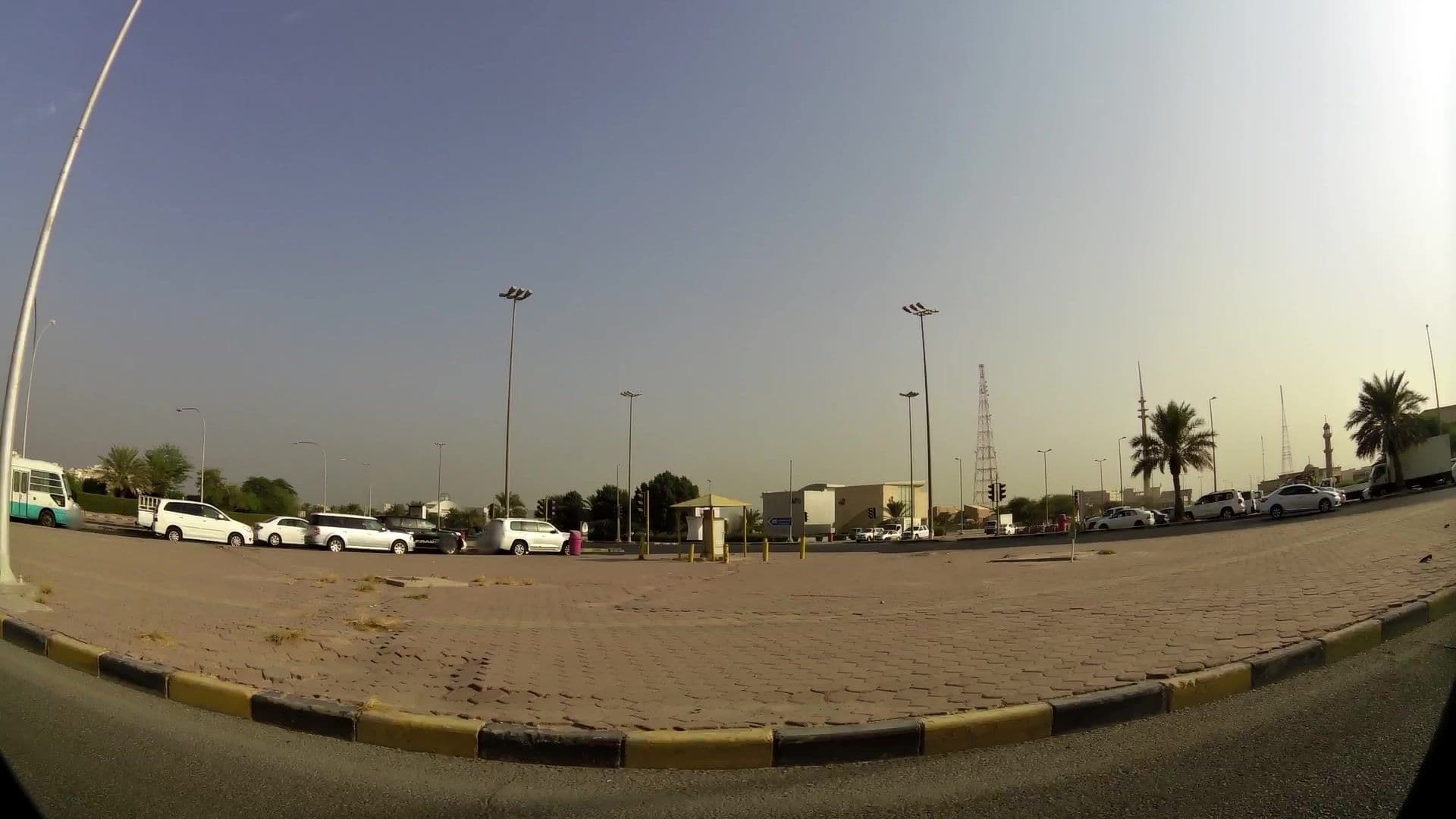 Street view near Rd 212, Al Faḩāḩīl — © kaartcam (CC BY-SA · Mapillary)