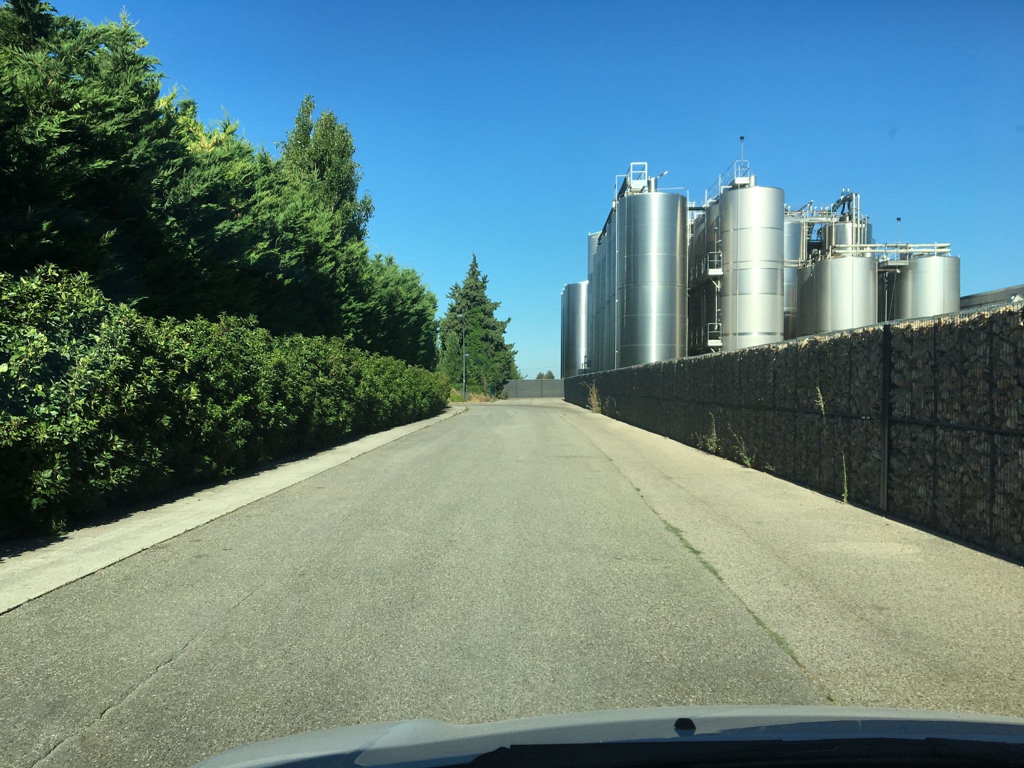 Street view near Villa Saint-Antoine, Violès — © zimmy (CC BY-SA · Mapillary)
