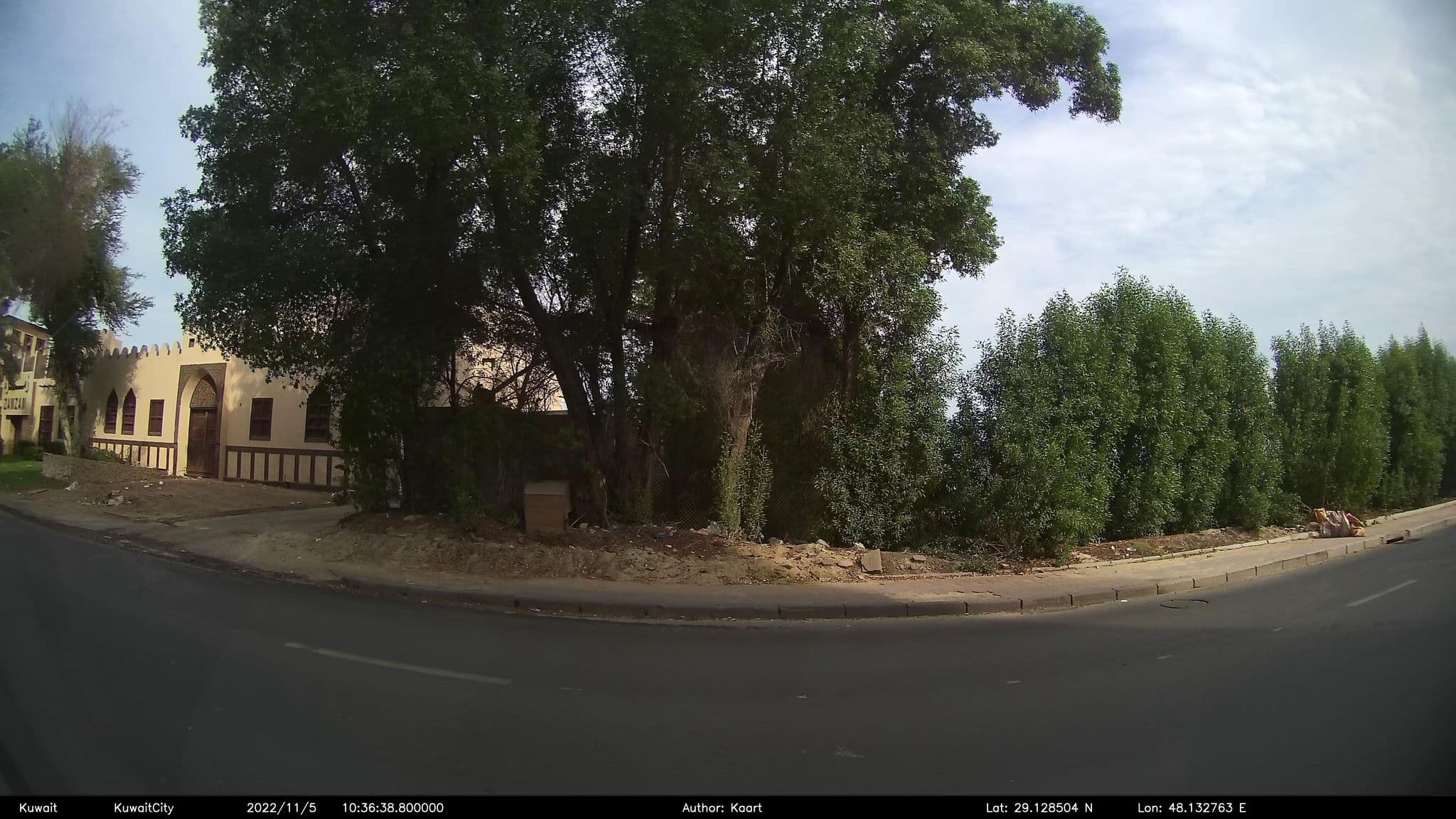 Street view near Magic Hotel, Al Mahbūlah — © kaart_2 (CC BY-SA · Mapillary)