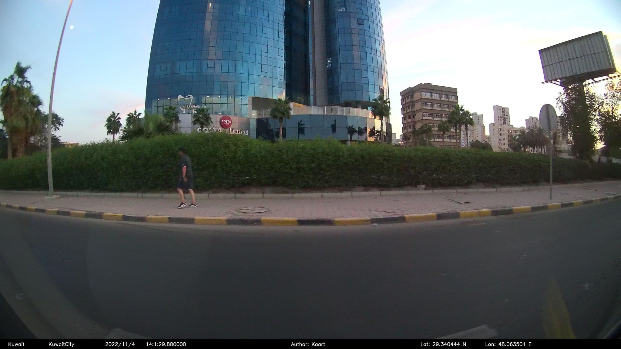 Street view near Marina Residence Tower, As Sālimīyah — © kaart_2 (CC BY-SA · Mapillary)