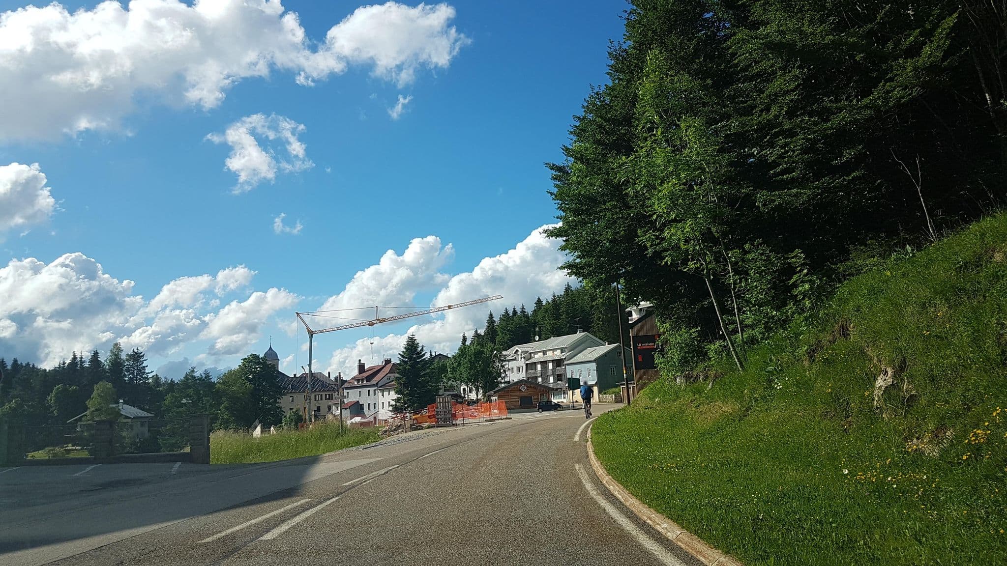 Street view near Hôtel, Saint-Claude — © pyrog (CC BY-SA · Mapillary)