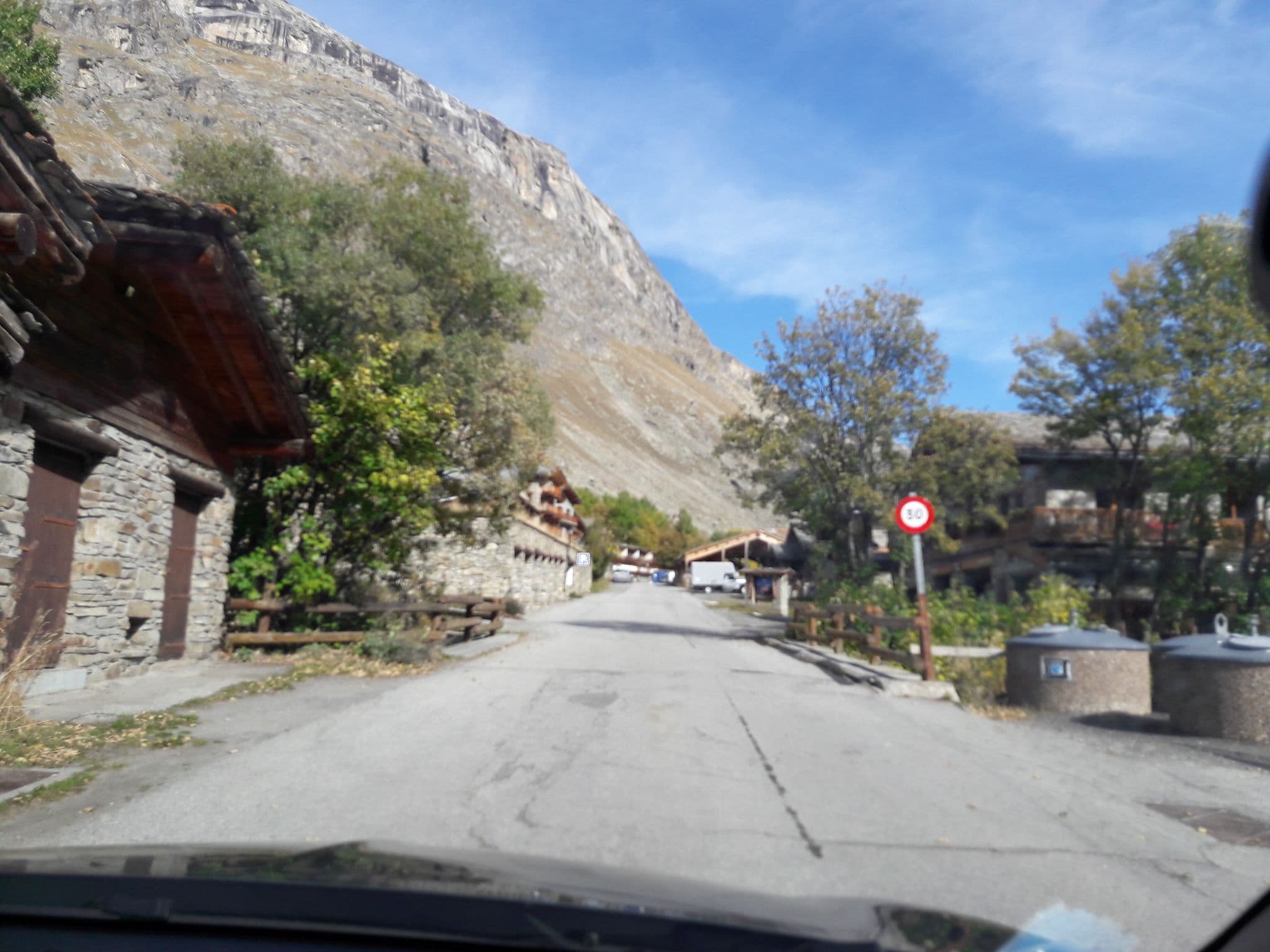 Street view near Le Rocher des Hirondelles, Val-d'Isère