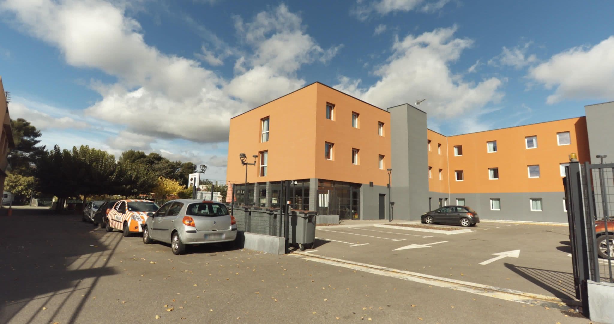Street view near Hôtel B&b Aix En Provence - Venelles, Venelles — © sogefi (CC BY-SA · Mapillary)