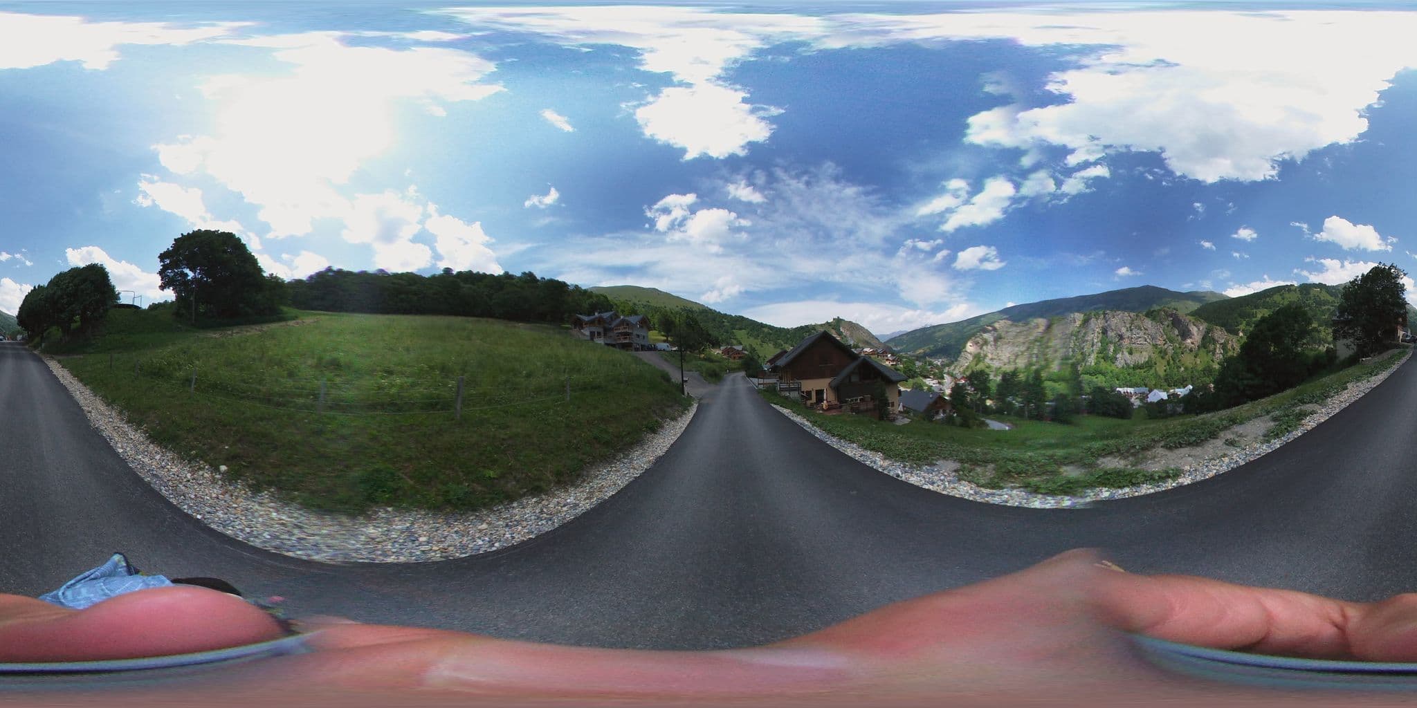 Street view near L'Horizon, Valloire — © remonet (CC BY-SA · Mapillary)