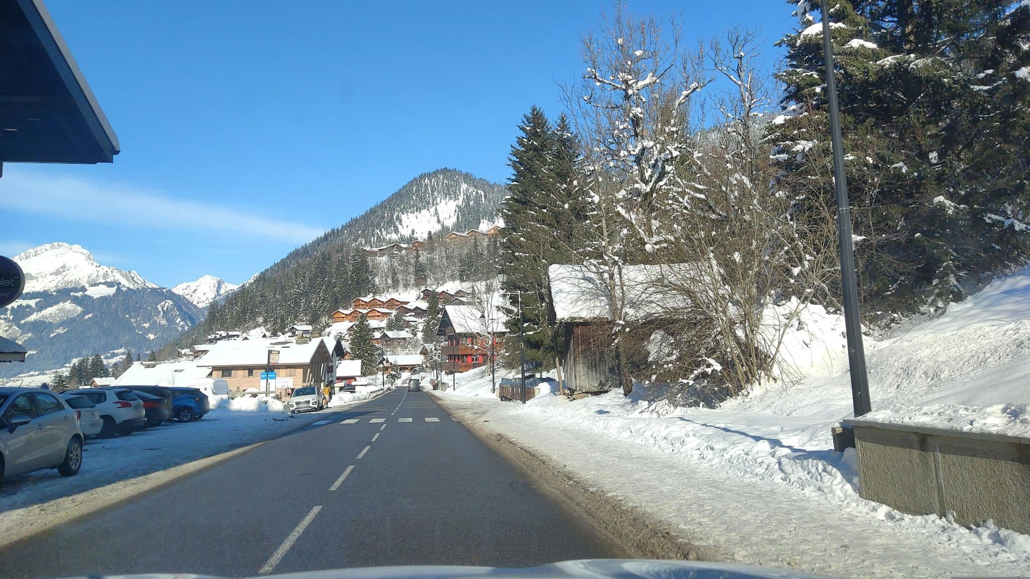 Street view near Le Roitelet, Châtel — © MatthieuF4FNE (CC BY-SA · Mapillary)