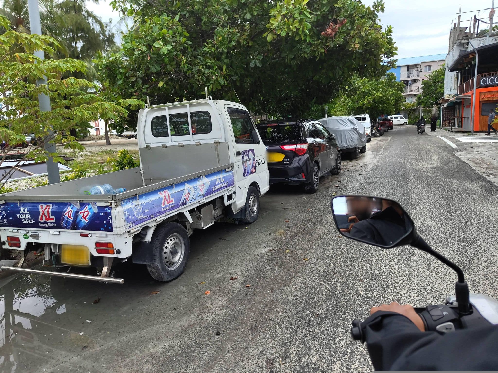 Street view near Hiyala Inn, Hulhumale — © sameeh (CC BY-SA · Mapillary)