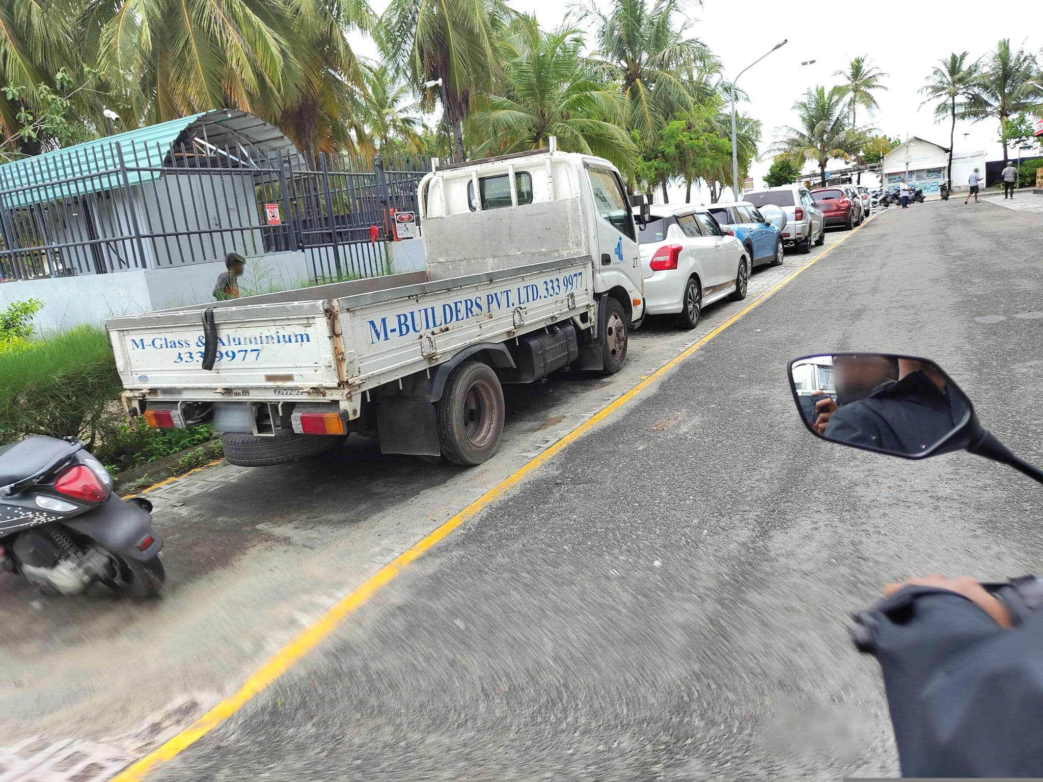 Street view near Visit Beach Inn, Hulhumale — © sameeh (CC BY-SA · Mapillary)