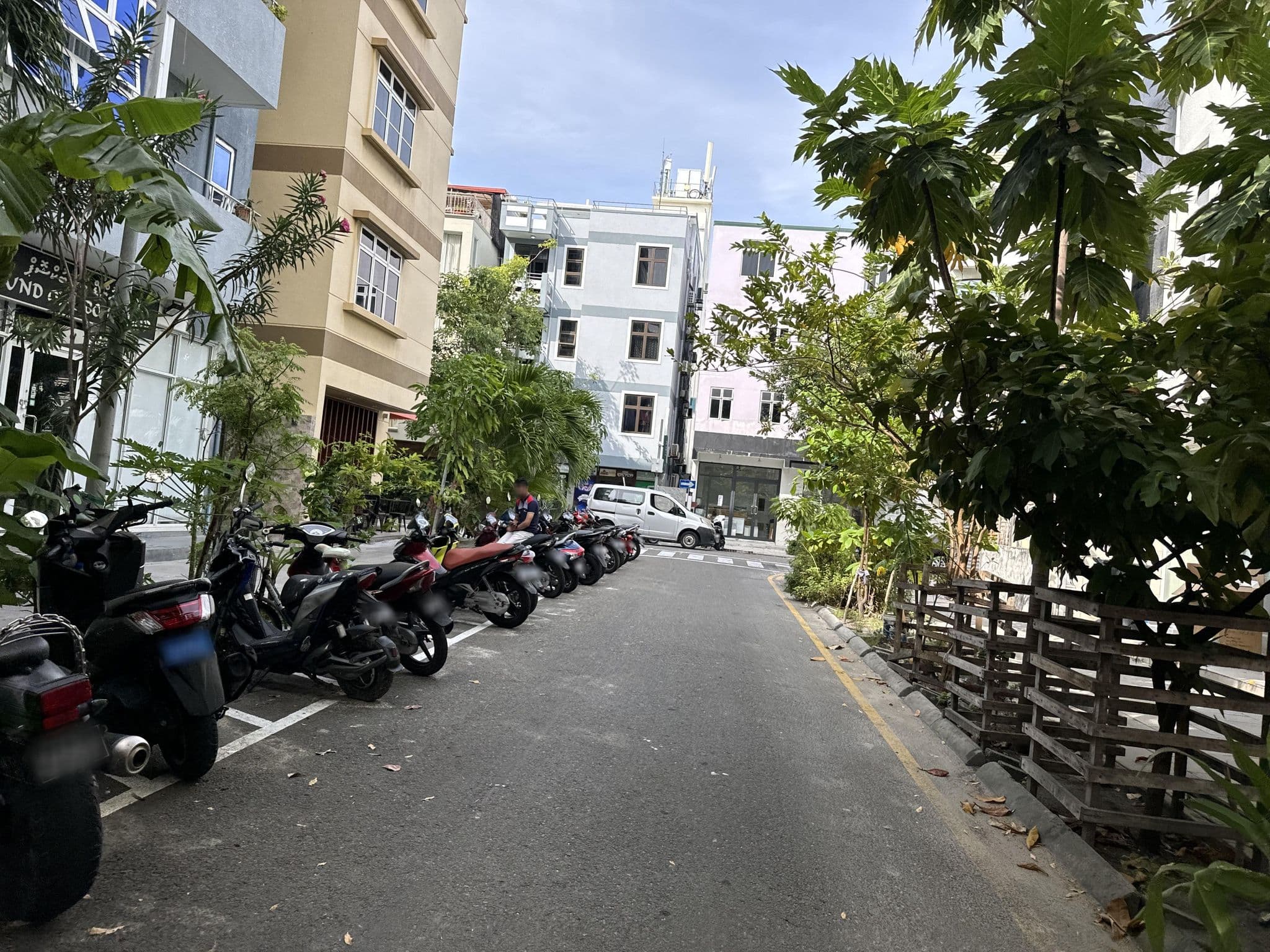 Street view near Coco Gili Beach House, Hulhumale — © Saudullah (CC BY-SA · Mapillary)