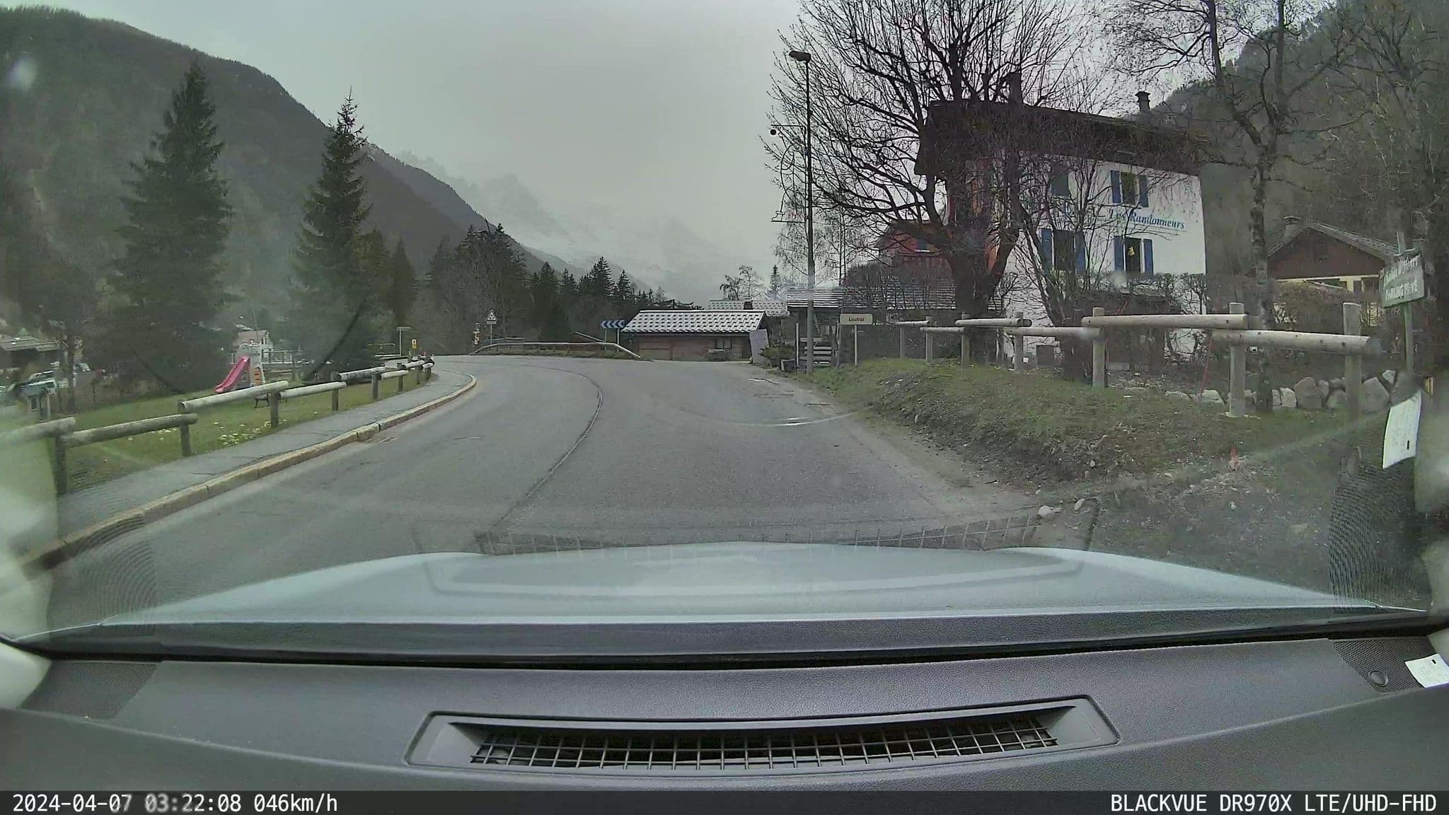 Street view near Hôtel-Restaurant Les Randonneurs, Chamonix-Mont-Blanc — © ordinatous (CC BY-SA · Mapillary)