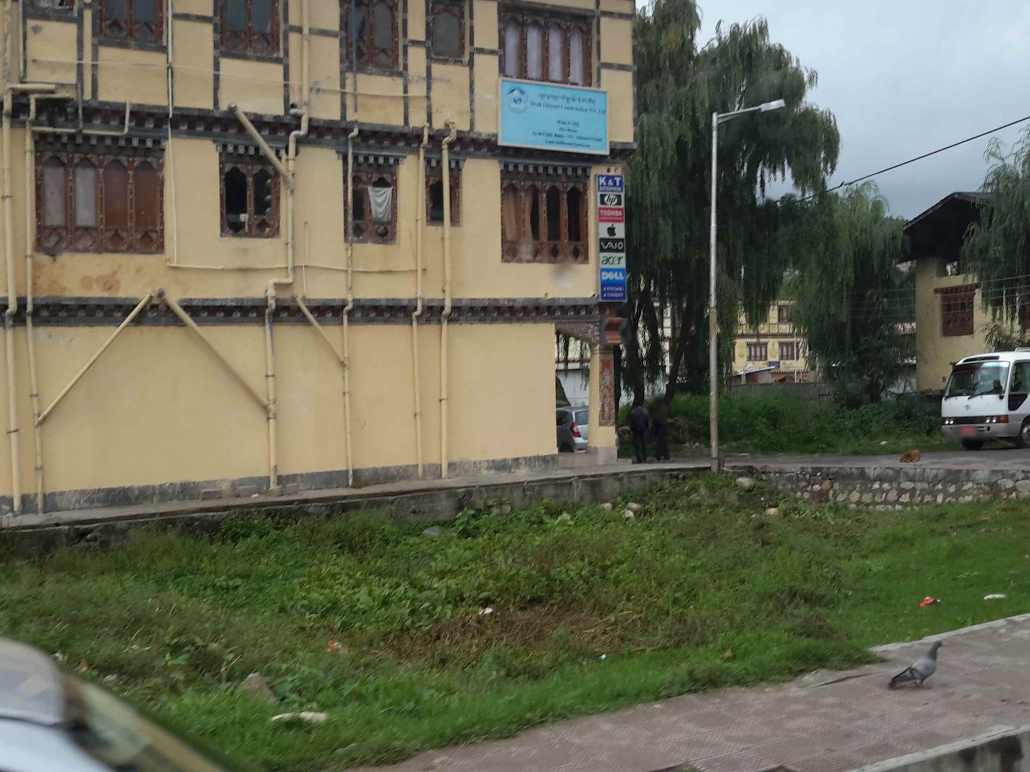 Street view near Pema Yangsel Hotel, Paro — © supersubra (CC BY-SA · Mapillary)