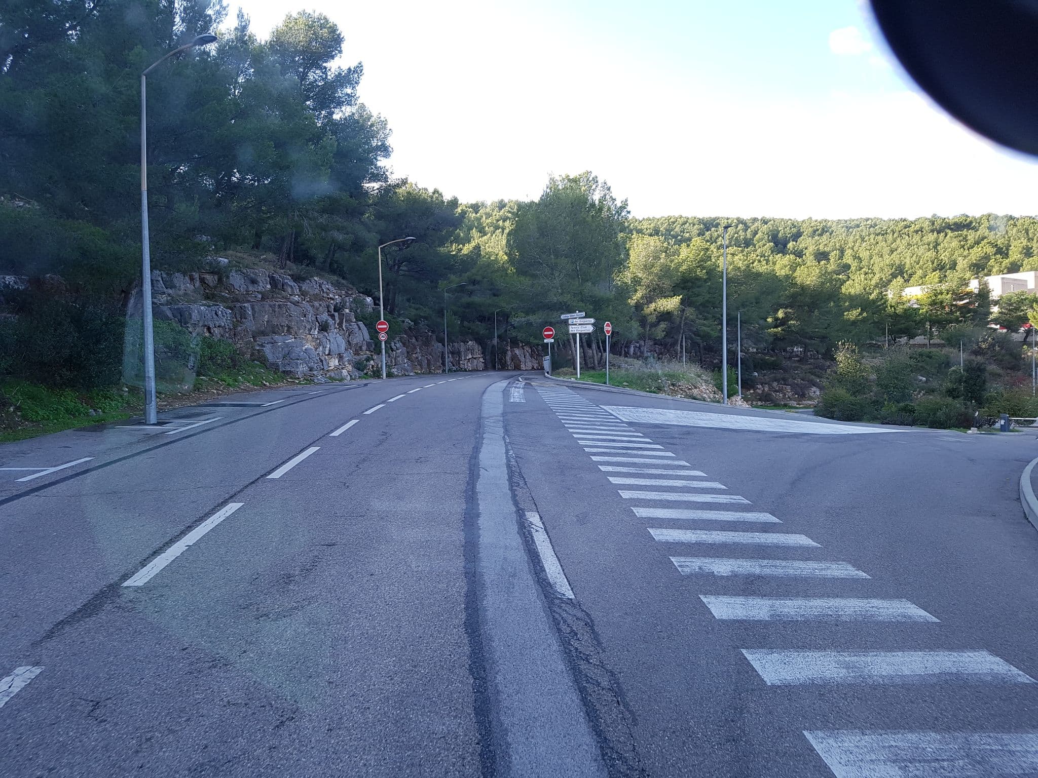 Street view near Parking des Gorguettes, Cassis — © bernardvoyageur (CC BY-SA · Mapillary)