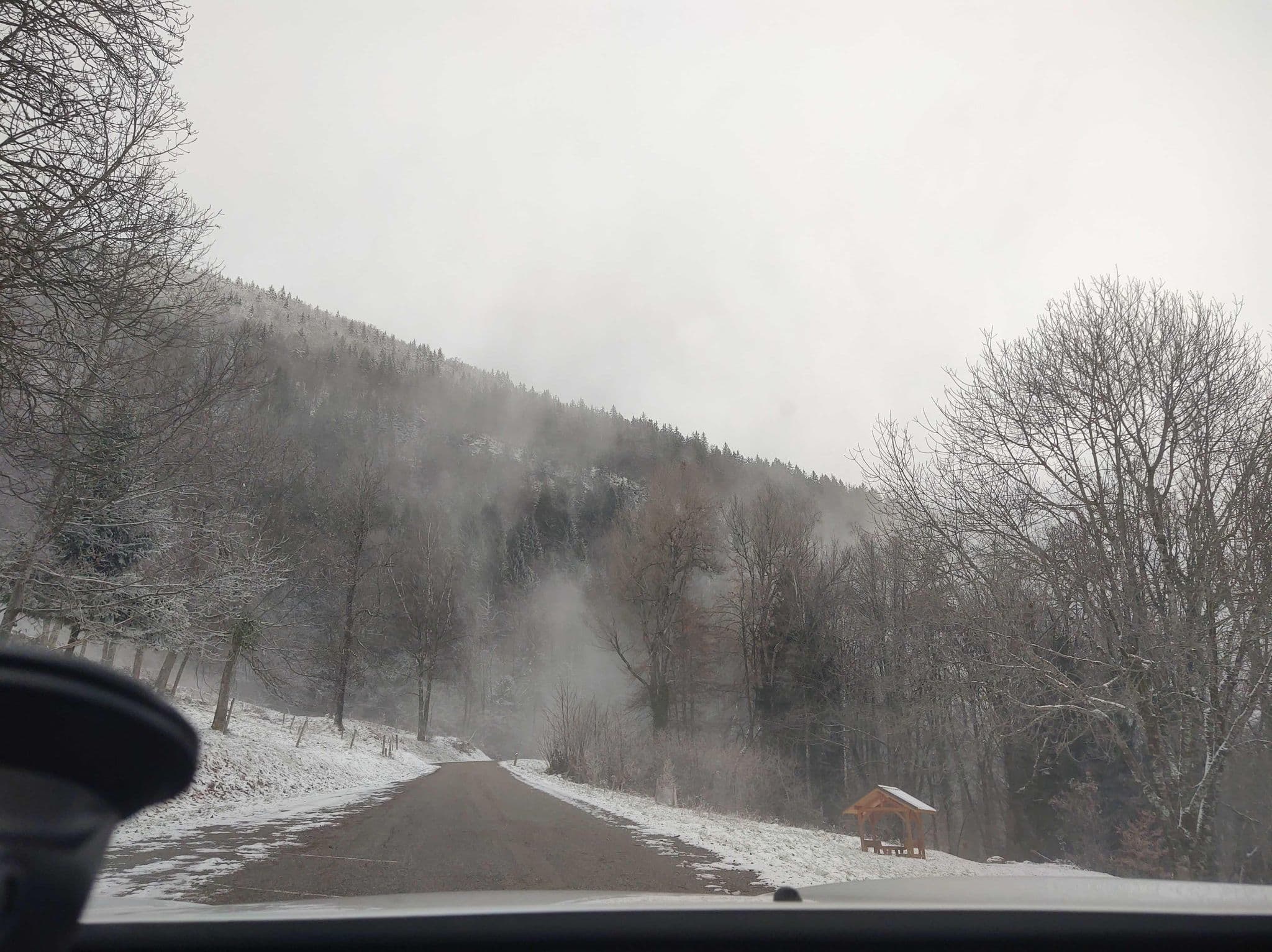 Street view near Aire de bivouac de la Minière, Aiton — © MatthieuF4FNE (CC BY-SA · Mapillary)