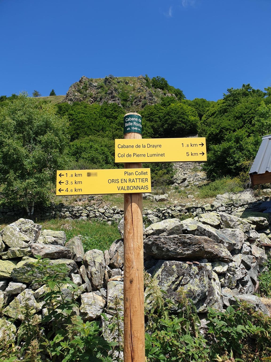 Street view near Cabane de Côte-Belle, La Mure — © binnette (CC BY-SA · Mapillary)