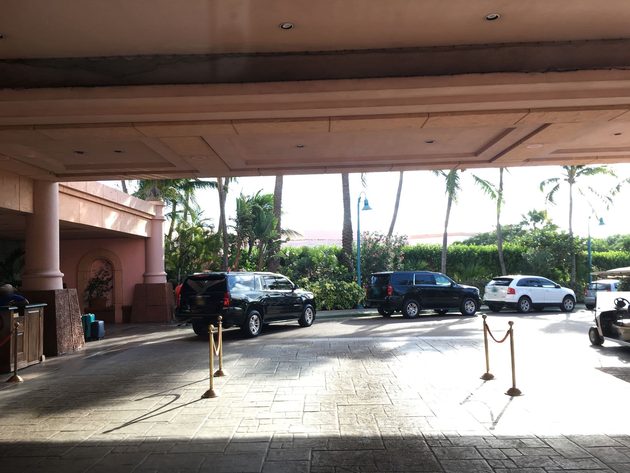 Street view near Room 7-201 - Chidester Suite, Nassau — © raveneye (CC BY-SA · Mapillary)