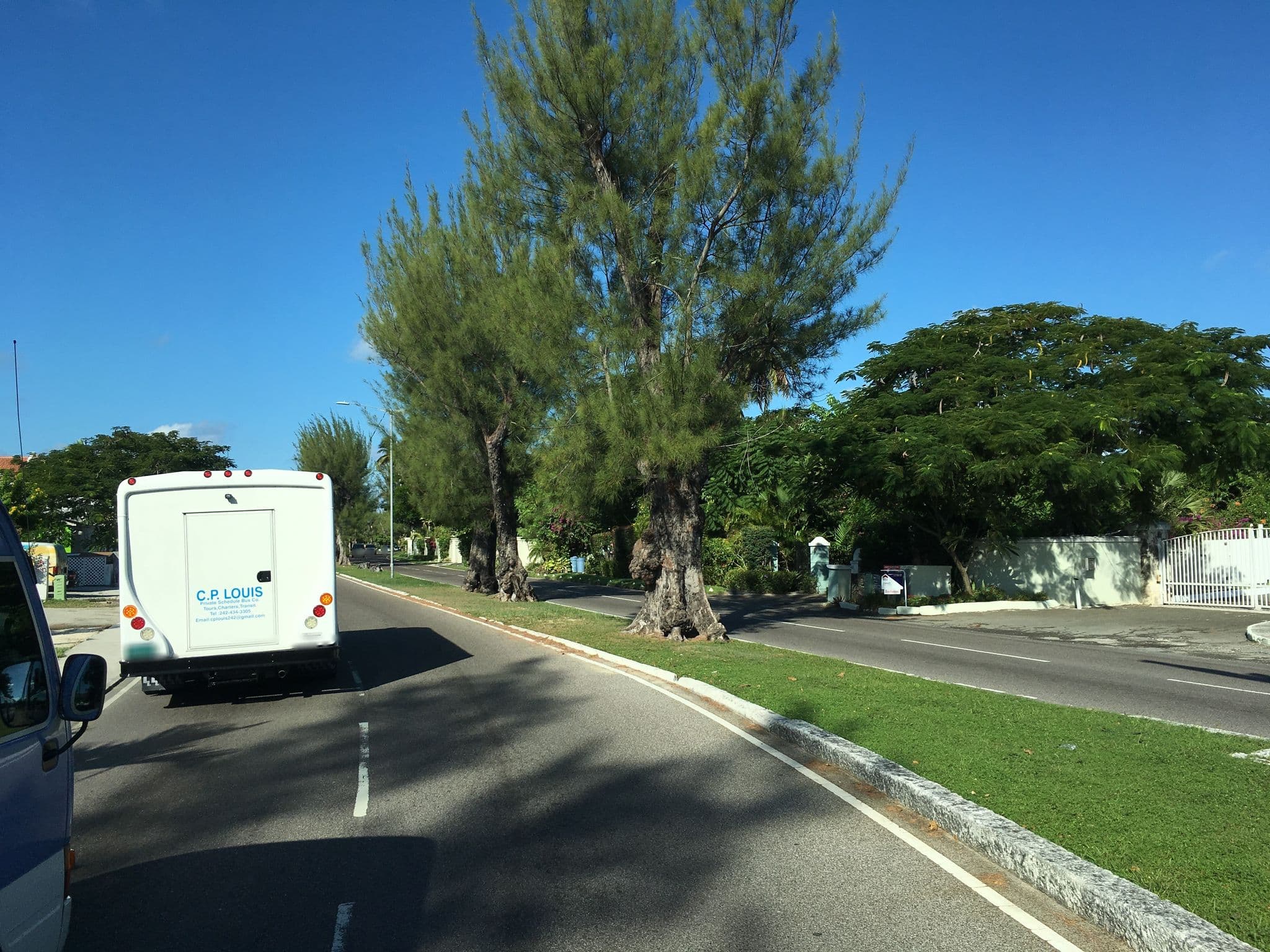 Street view near Landshark Hotel, Killarney — © raveneye (CC BY-SA · Mapillary)
