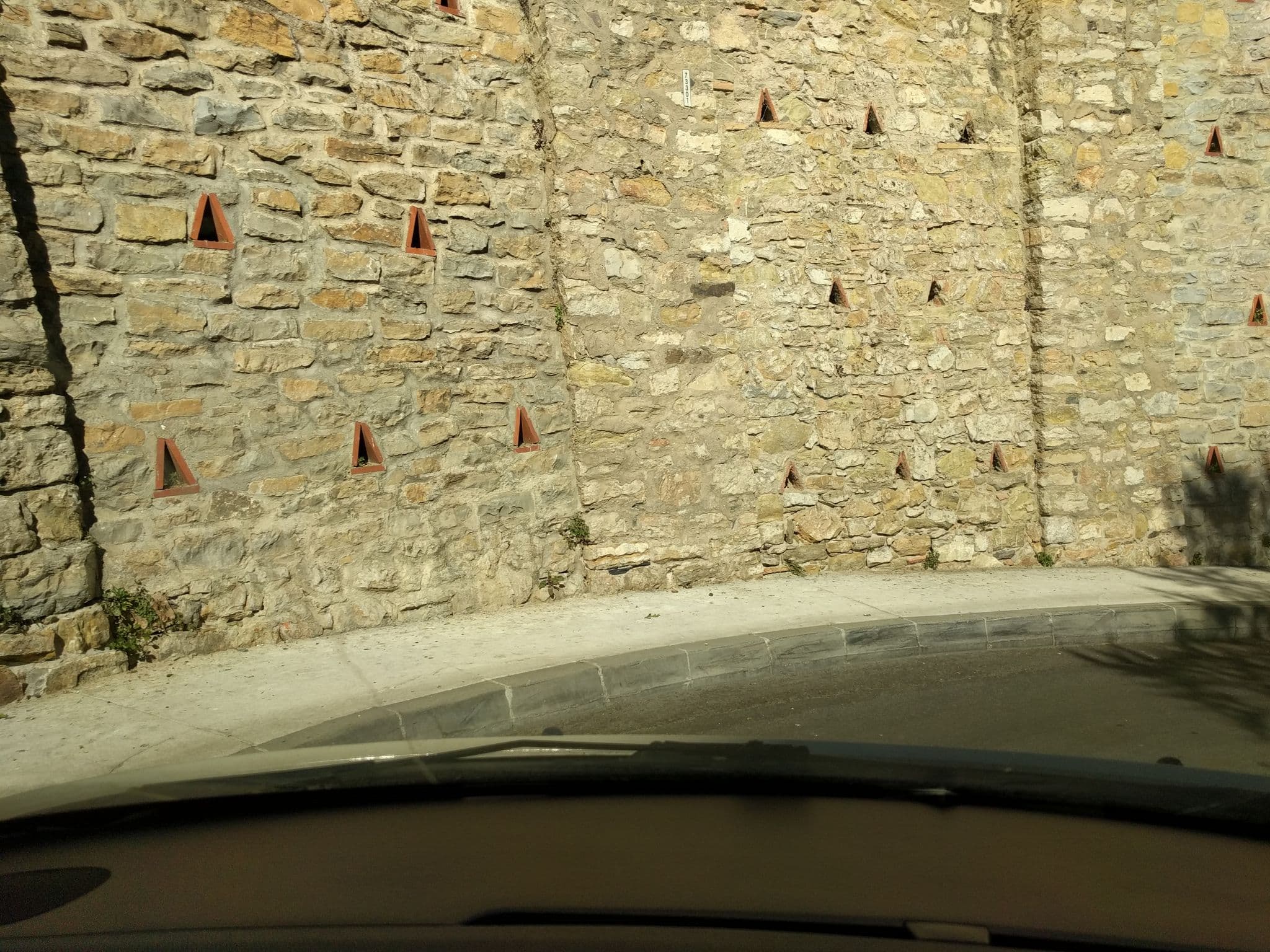 Street view near Le Continental, Hyères — © baptistemm (CC BY-SA · Mapillary)