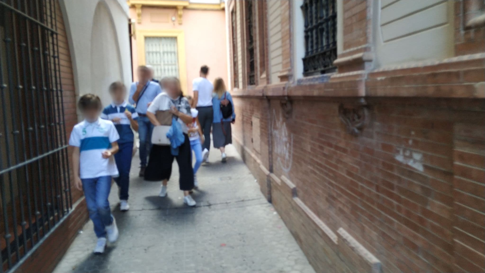 Street view near Suites Machado, Sevilla — © filohipo (CC BY-SA · Mapillary)
