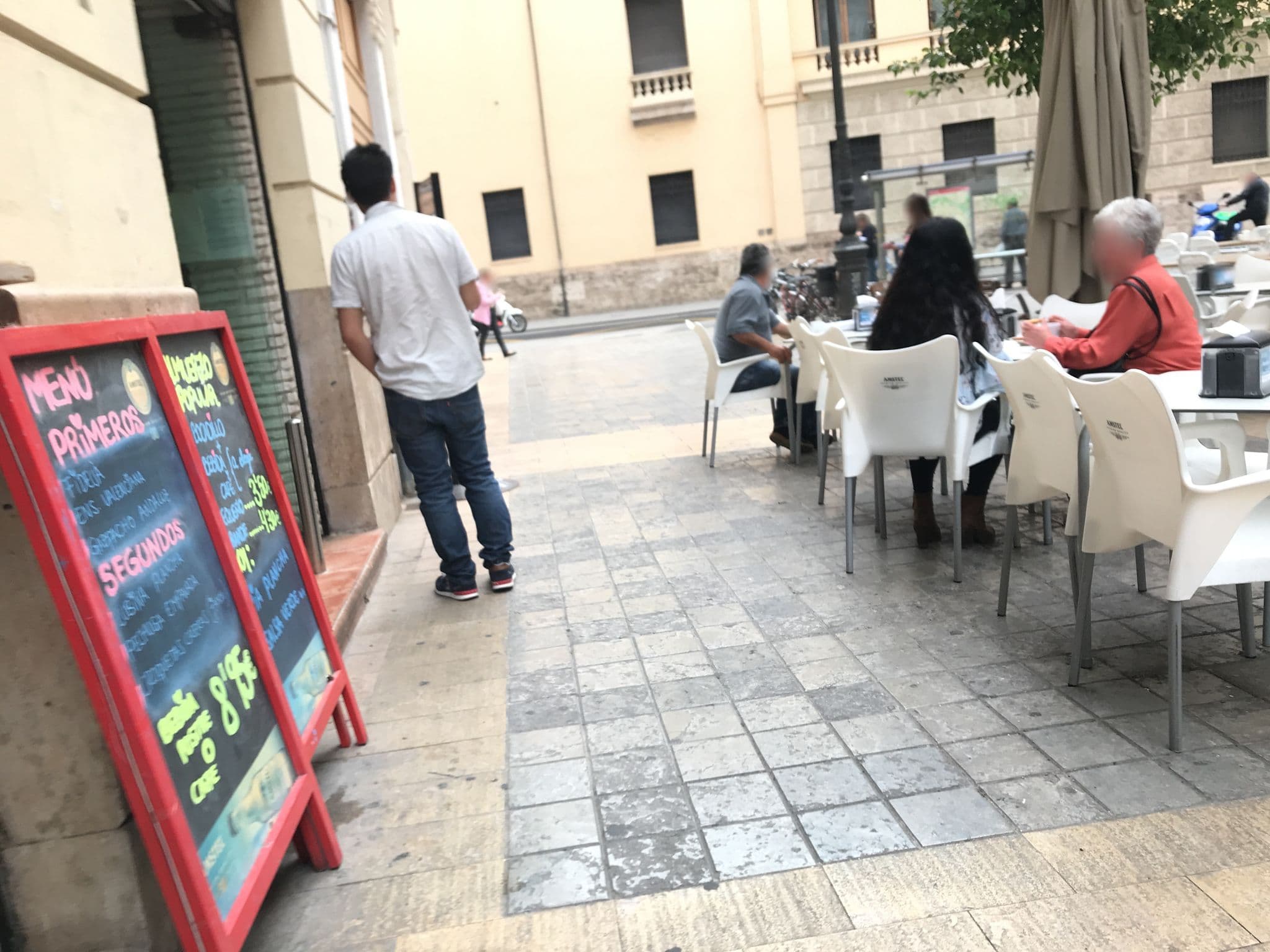 Street view near Macflats Ayuntamiento, Valencia — © jipp (CC BY-SA · Mapillary)