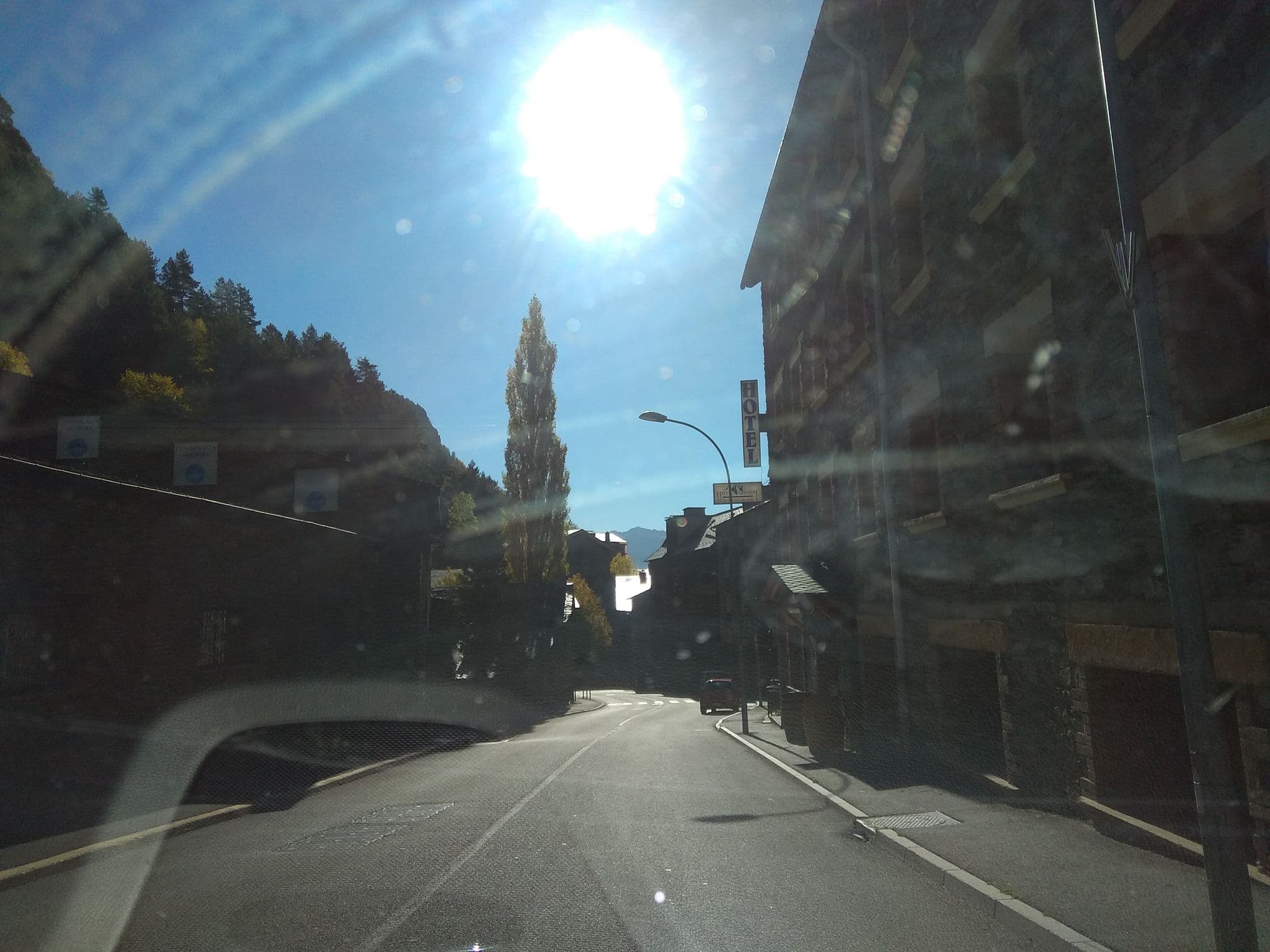 Street view near Apartaments Ski-Golf, Arinsal — © egofer (CC BY-SA · Mapillary)