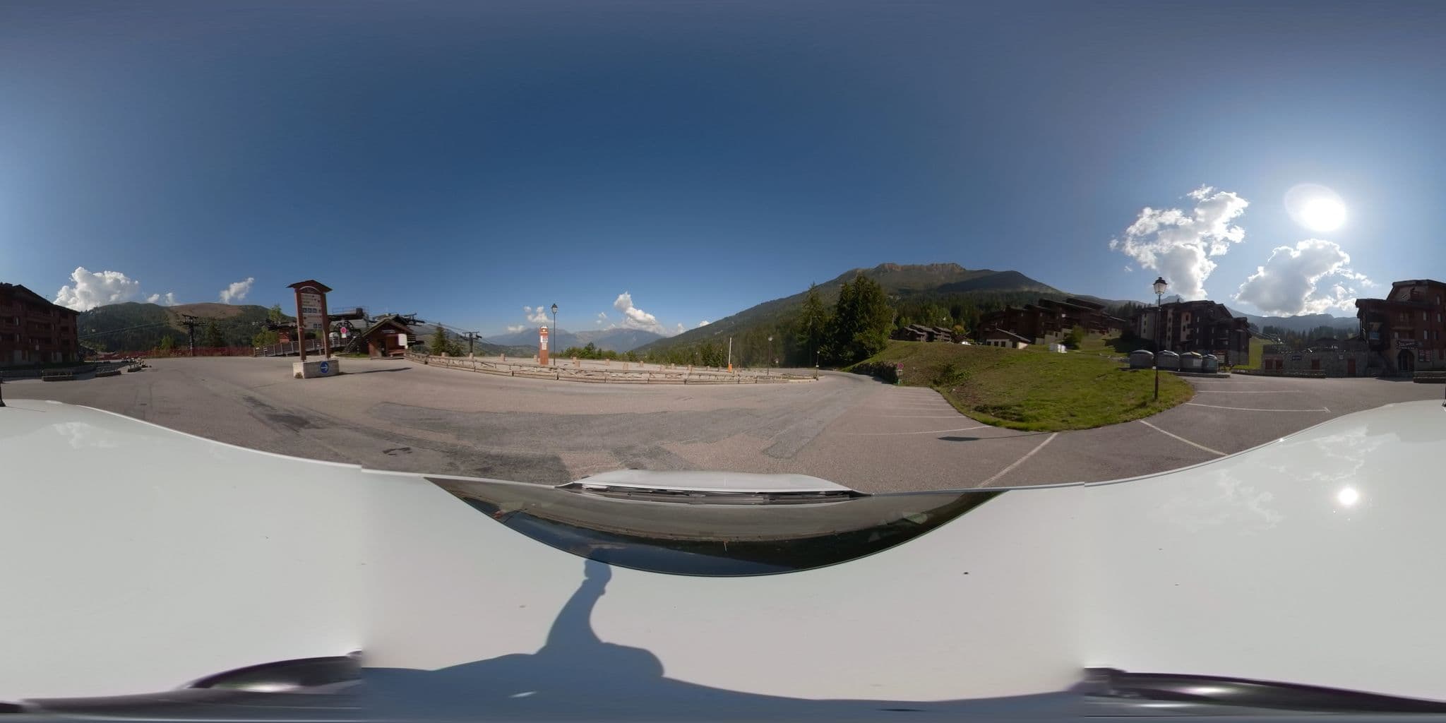 Street view near L'ecrin d'argent, Aigueblanche — © serfim_cit_y (CC BY-SA · Mapillary)