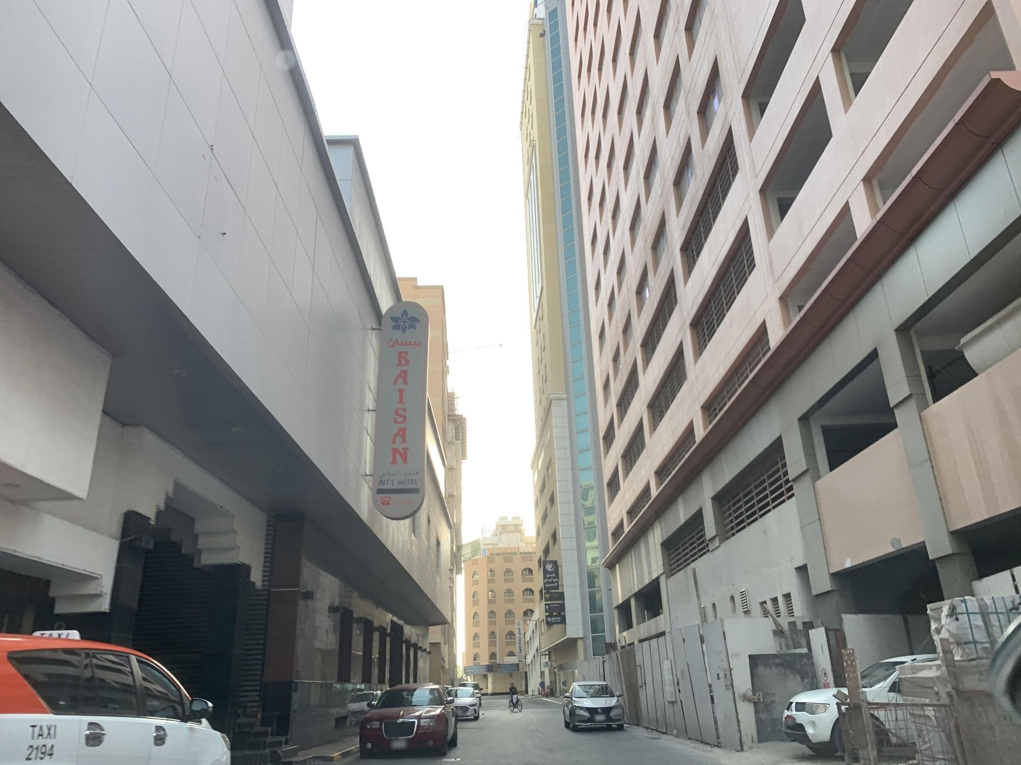 Street view near Elite One Luxury Apartments Manama, Manama — © sherif1234 (CC BY-SA · Mapillary)