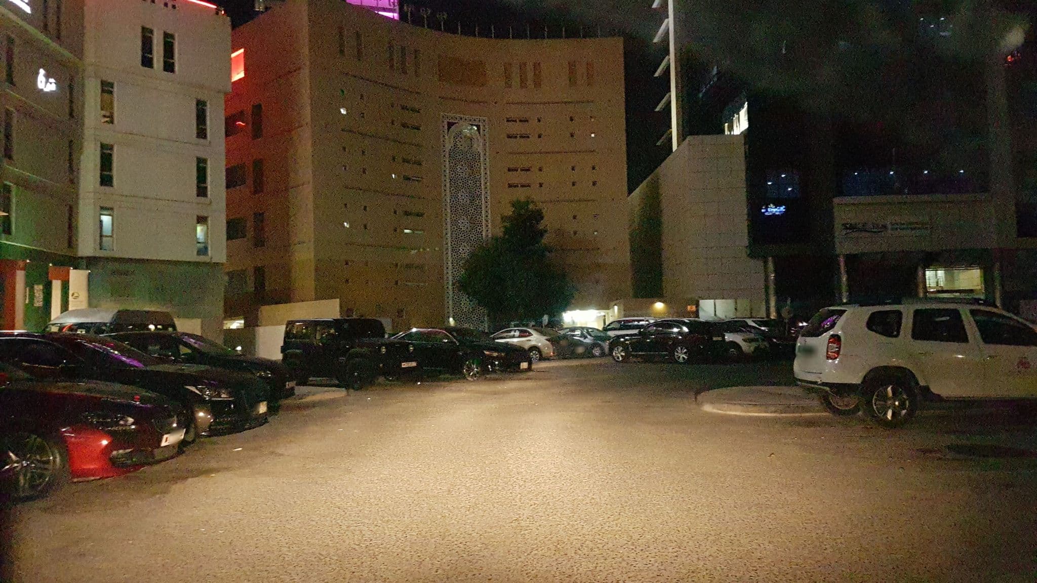Street view near L'Hotel, Sanābis — © cheshirecat (CC BY-SA · Mapillary)