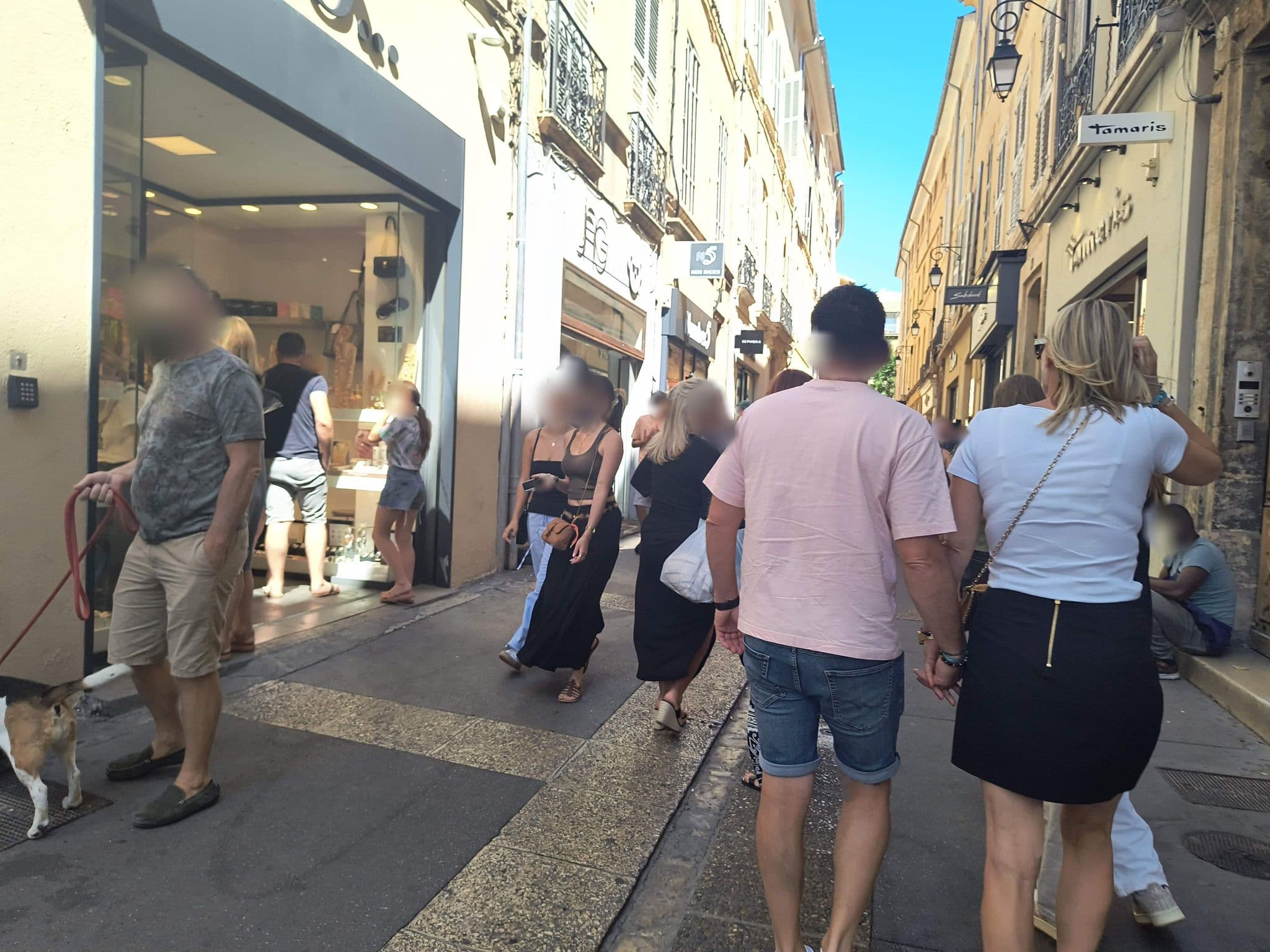 Street view near Bastide de Paula, Aix-en-Provence — © mapeadora (CC BY-SA · Mapillary)