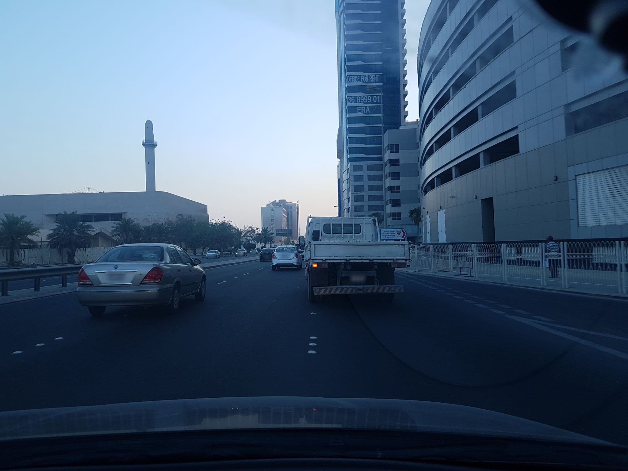Street view near The Diplomat Radisson Blu Hotel Residence & Spa, Manama — © cheshirecat (CC BY-SA · Mapillary)