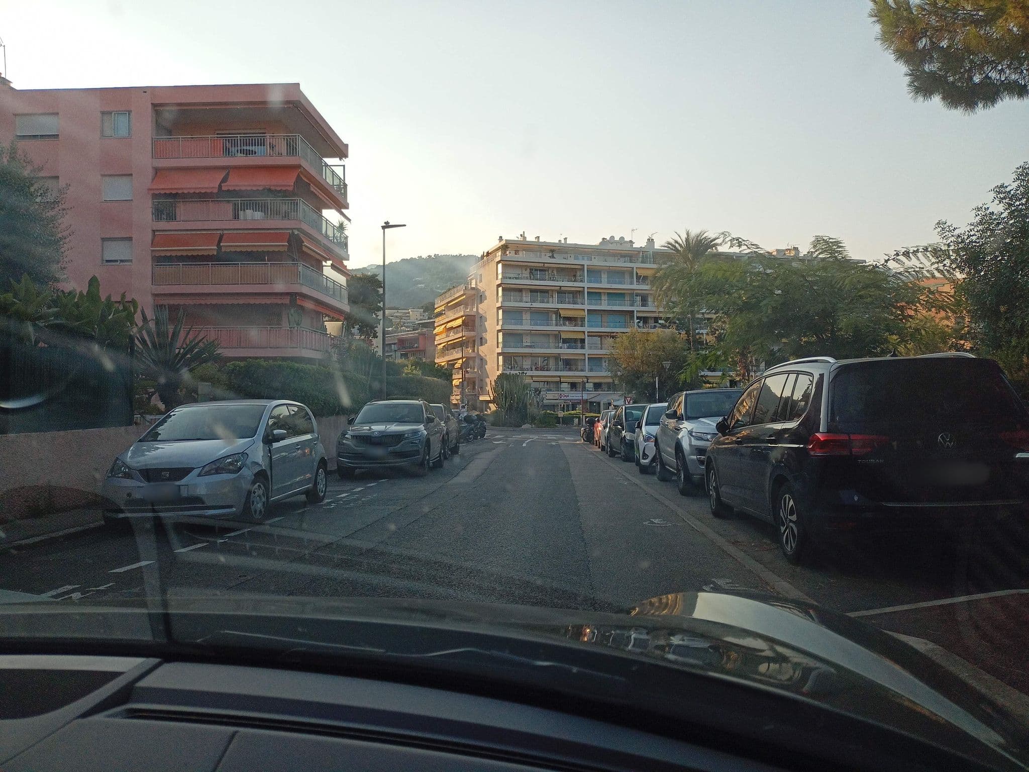 Street view near Hotel Alexandra, Saint-Roman — © xdTAGCLAN (CC BY-SA · Mapillary)