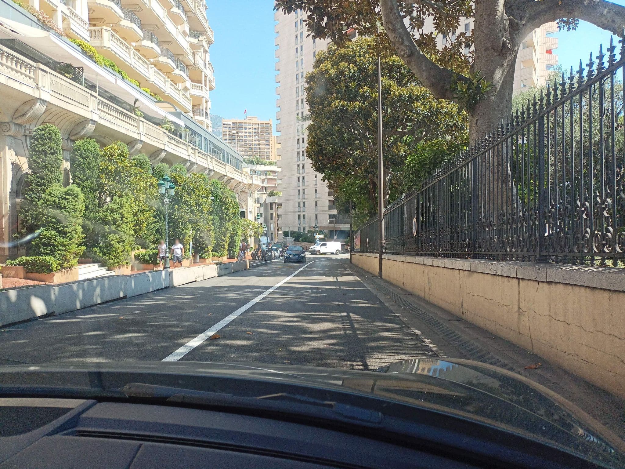 Street view near Hotel Metropole Monte-Carlo, Monte-Carlo — © xdTAGCLAN (CC BY-SA · Mapillary)