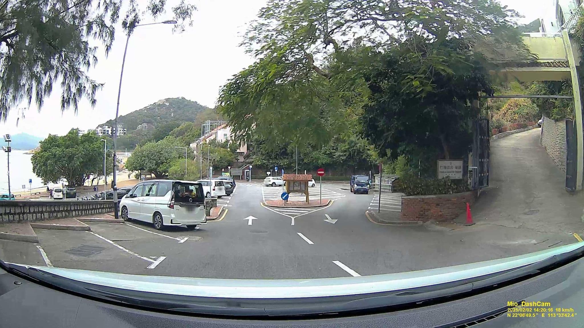 Street view near Pousada De Coloane Jacuzzi, Luhuan — © hcyen (CC BY-SA · Mapillary)