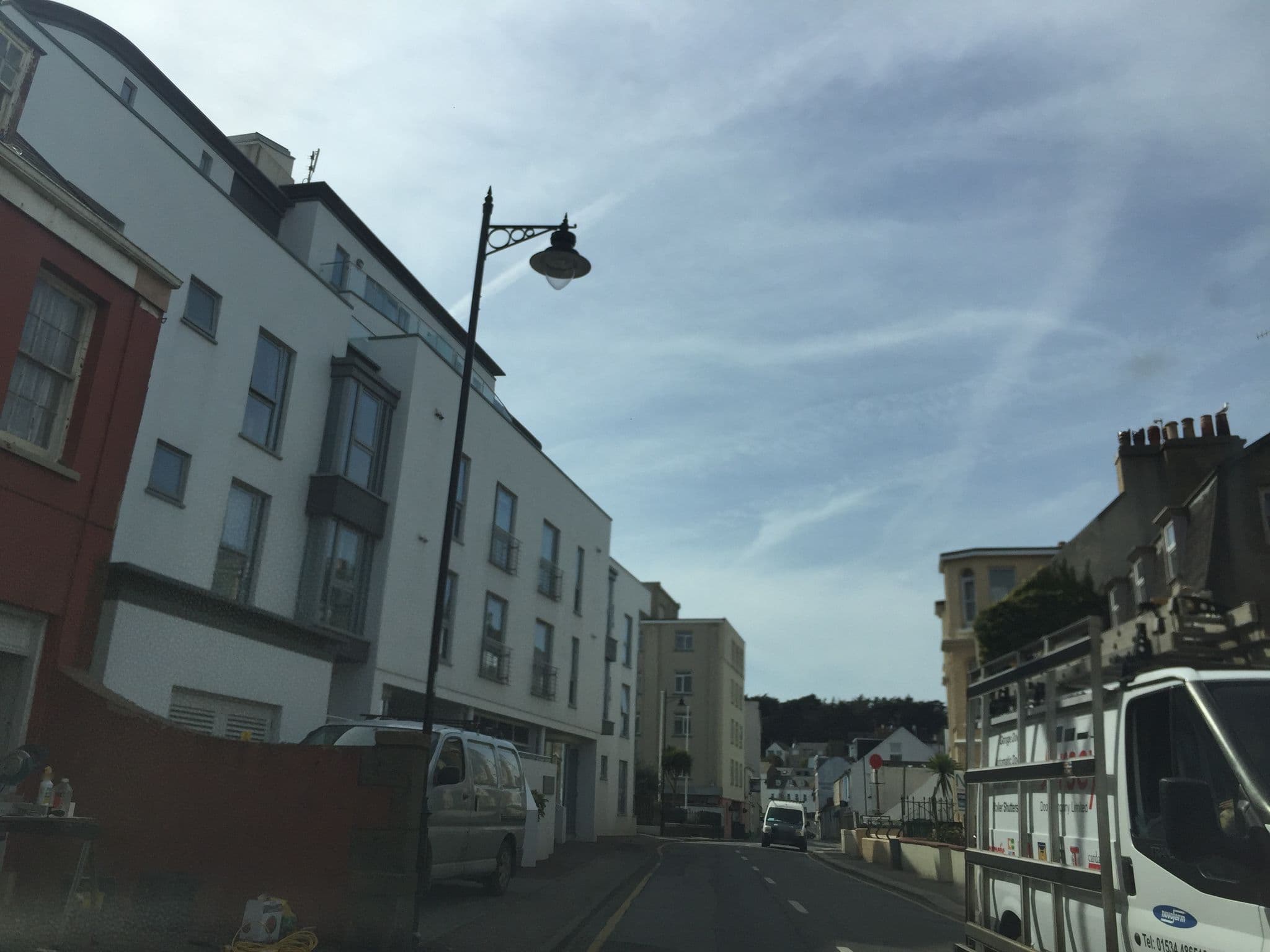 Street view near Fort d'Auvergne, Saint Helier — © ptmap (CC BY-SA · Mapillary)