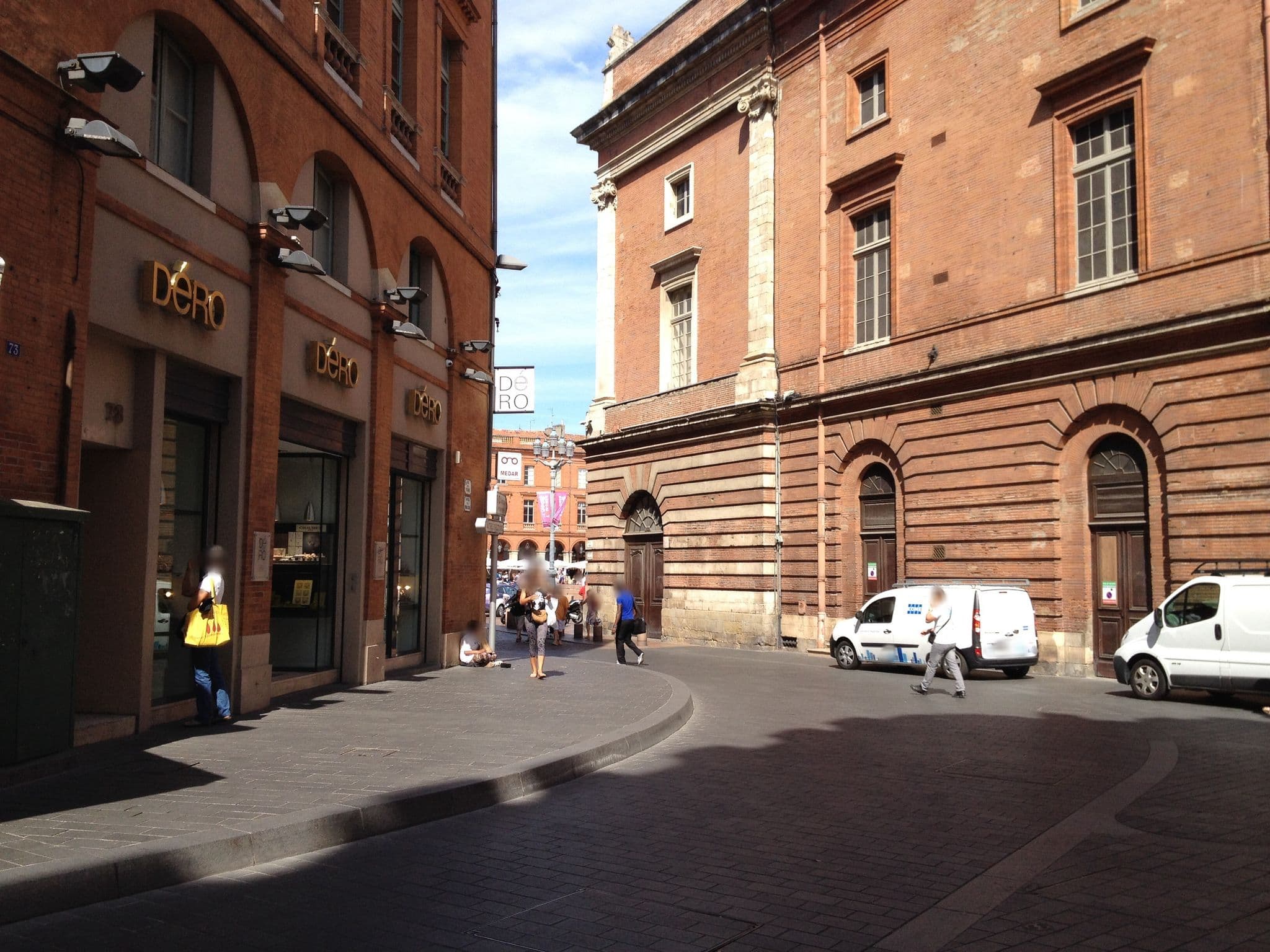 Street view near Grand Hôtel de l'Opéra, Toulouse — © zors1843 (CC BY-SA · Mapillary)