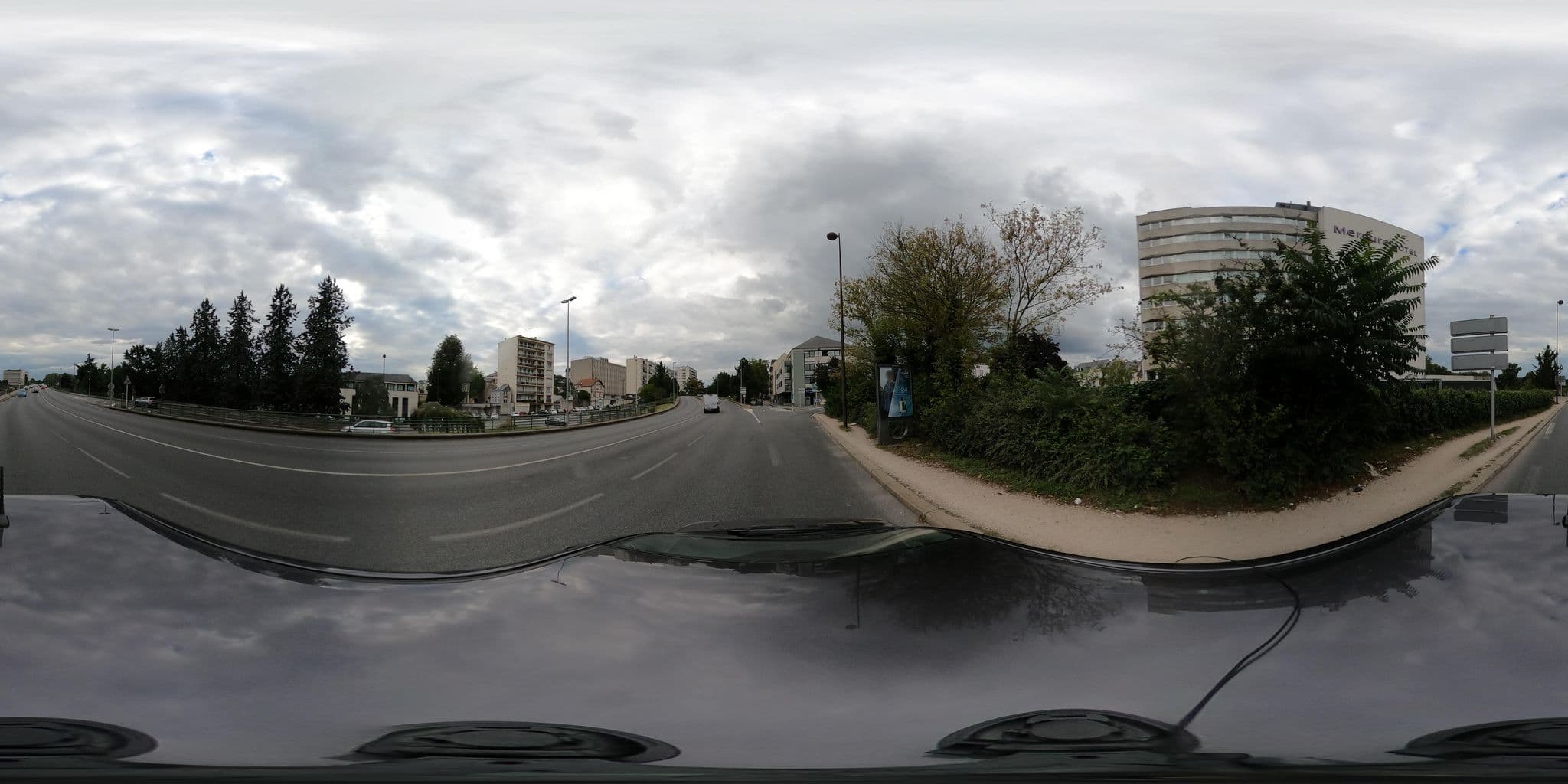 Street view near Mercure hotel, Orléans — © u4y0u (CC BY-SA · Mapillary)